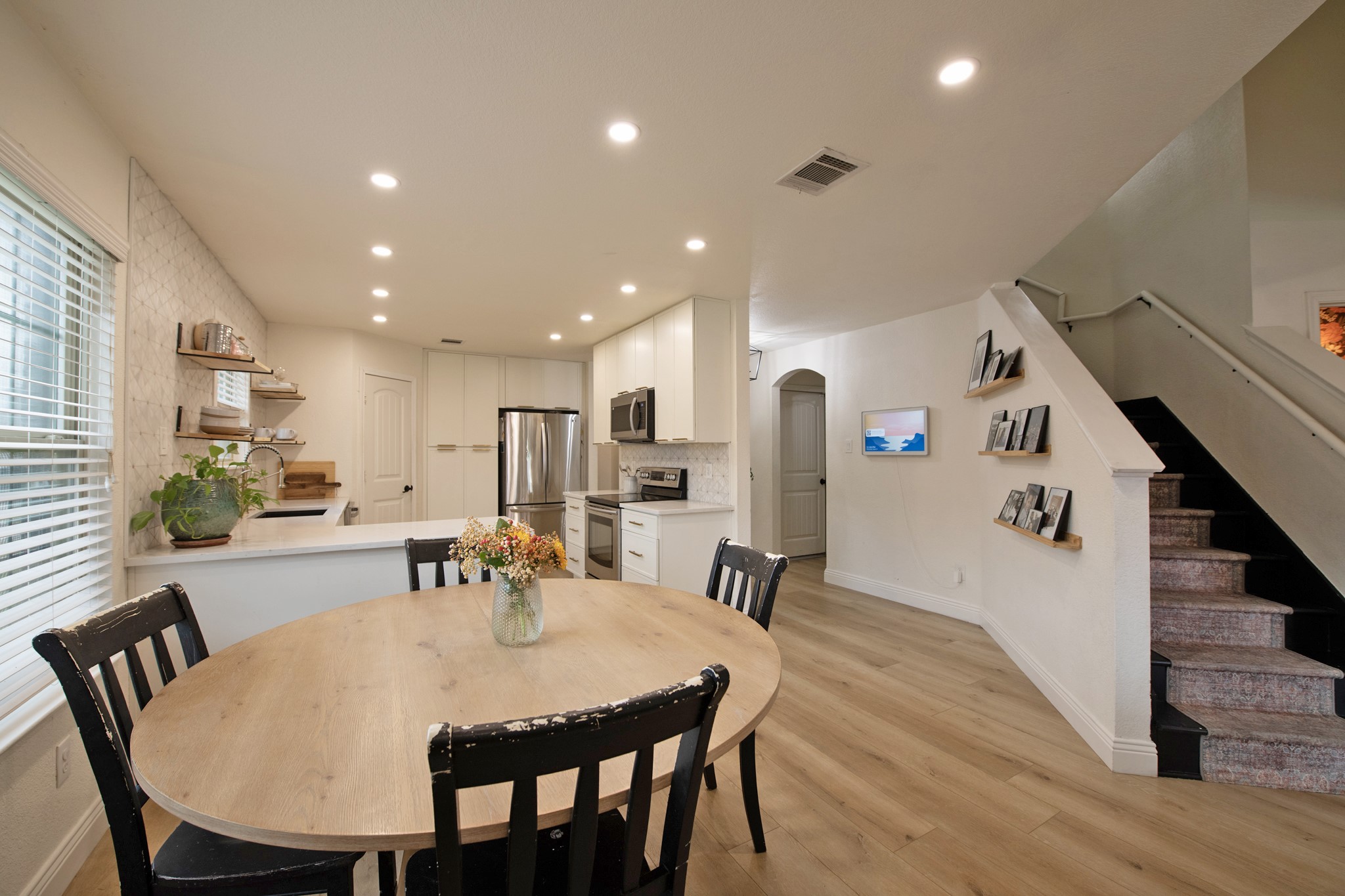 400 Hawthorn Drive