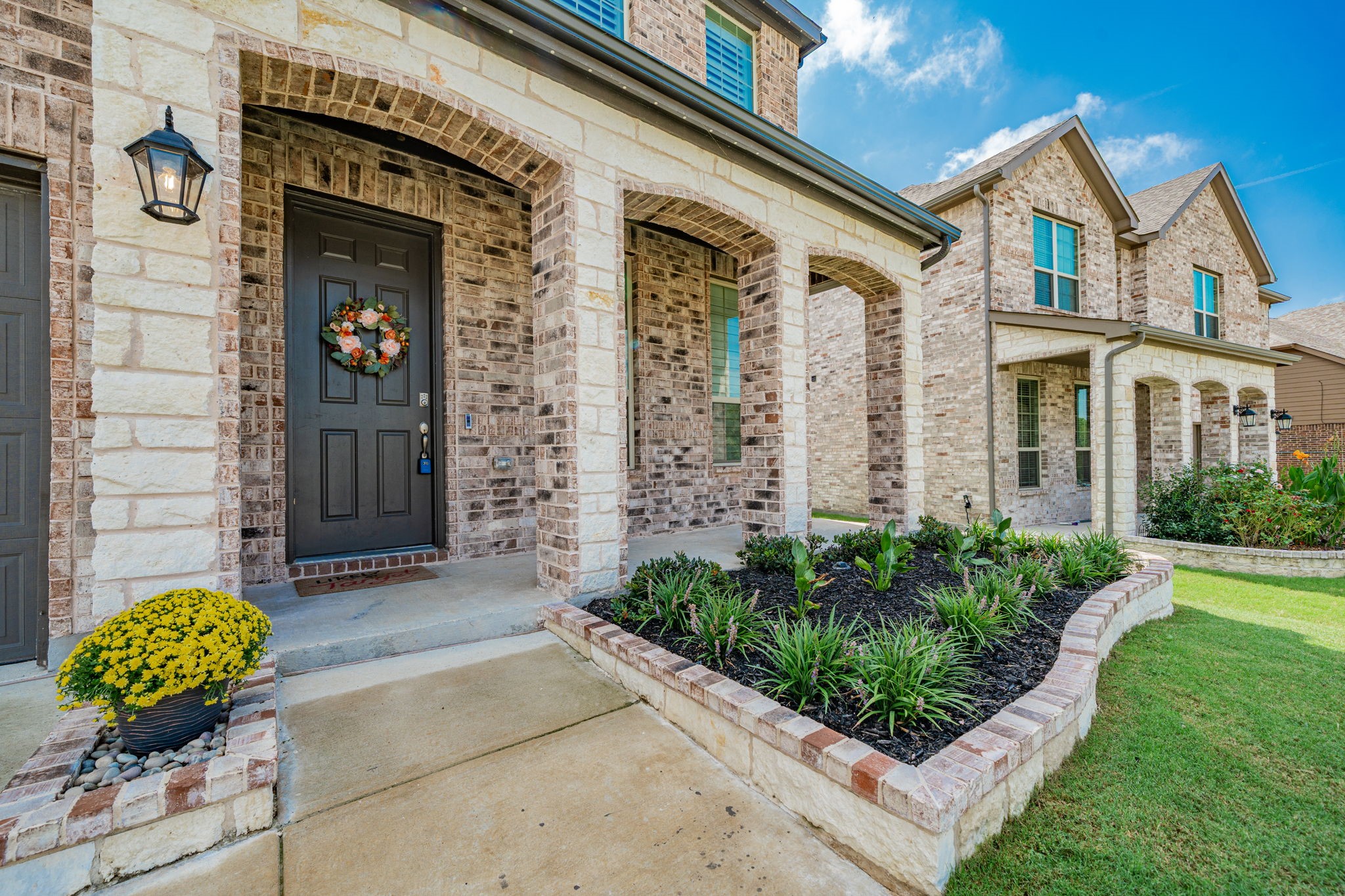 1403 Hickory Woods Way