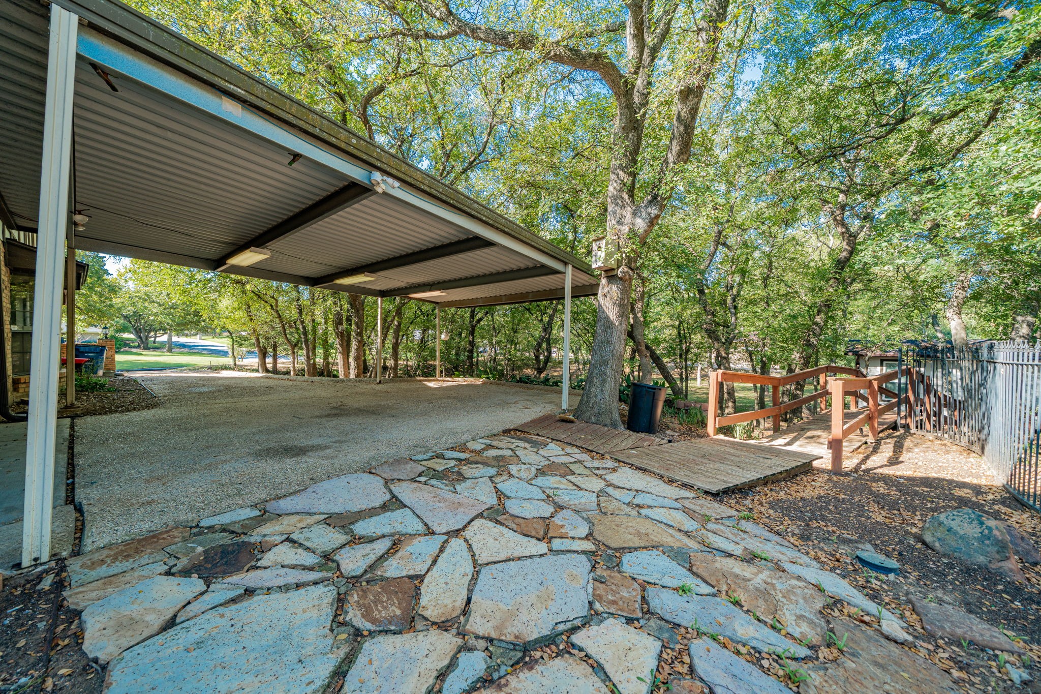 2811 Burlwood Drive