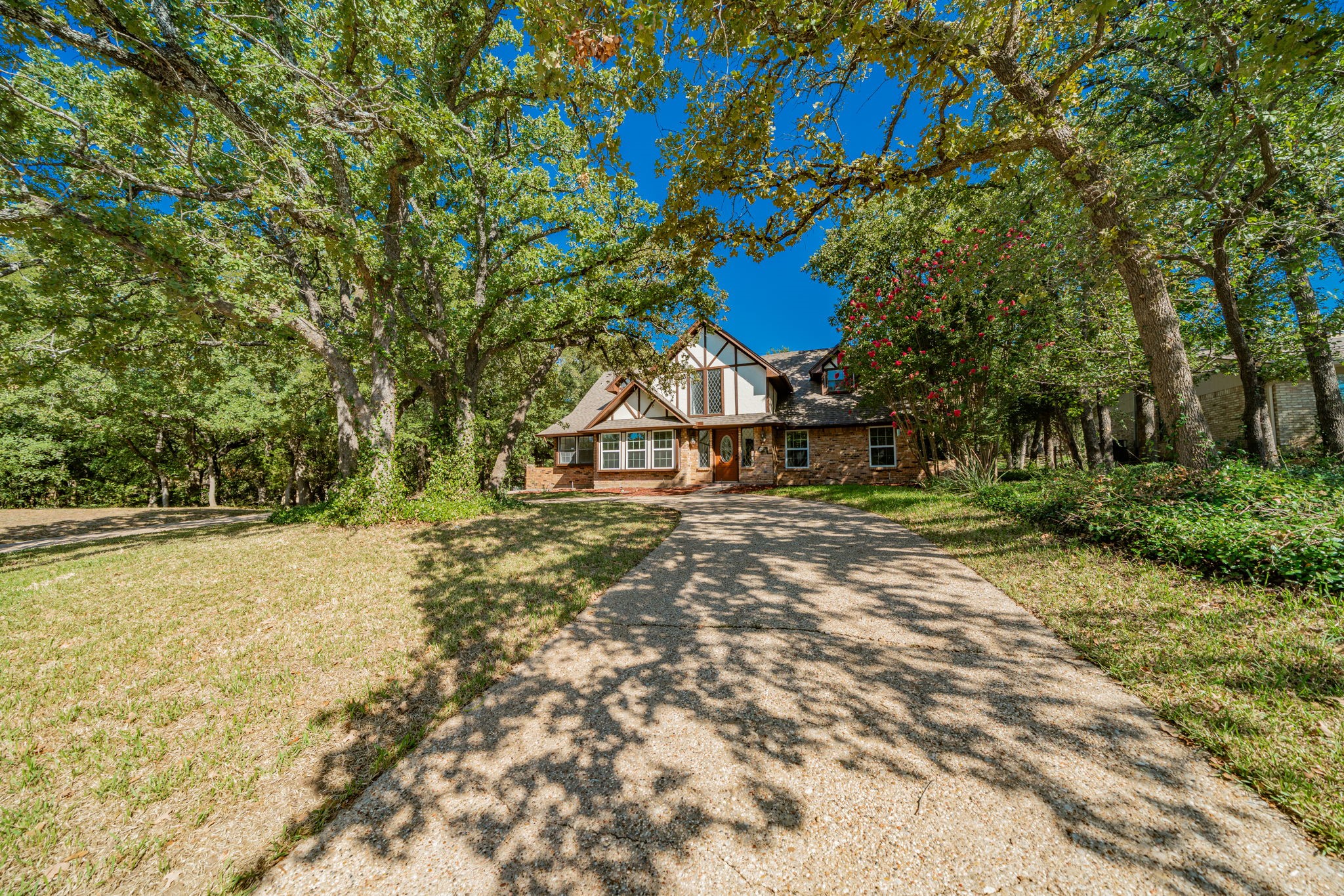 2811 Burlwood Drive