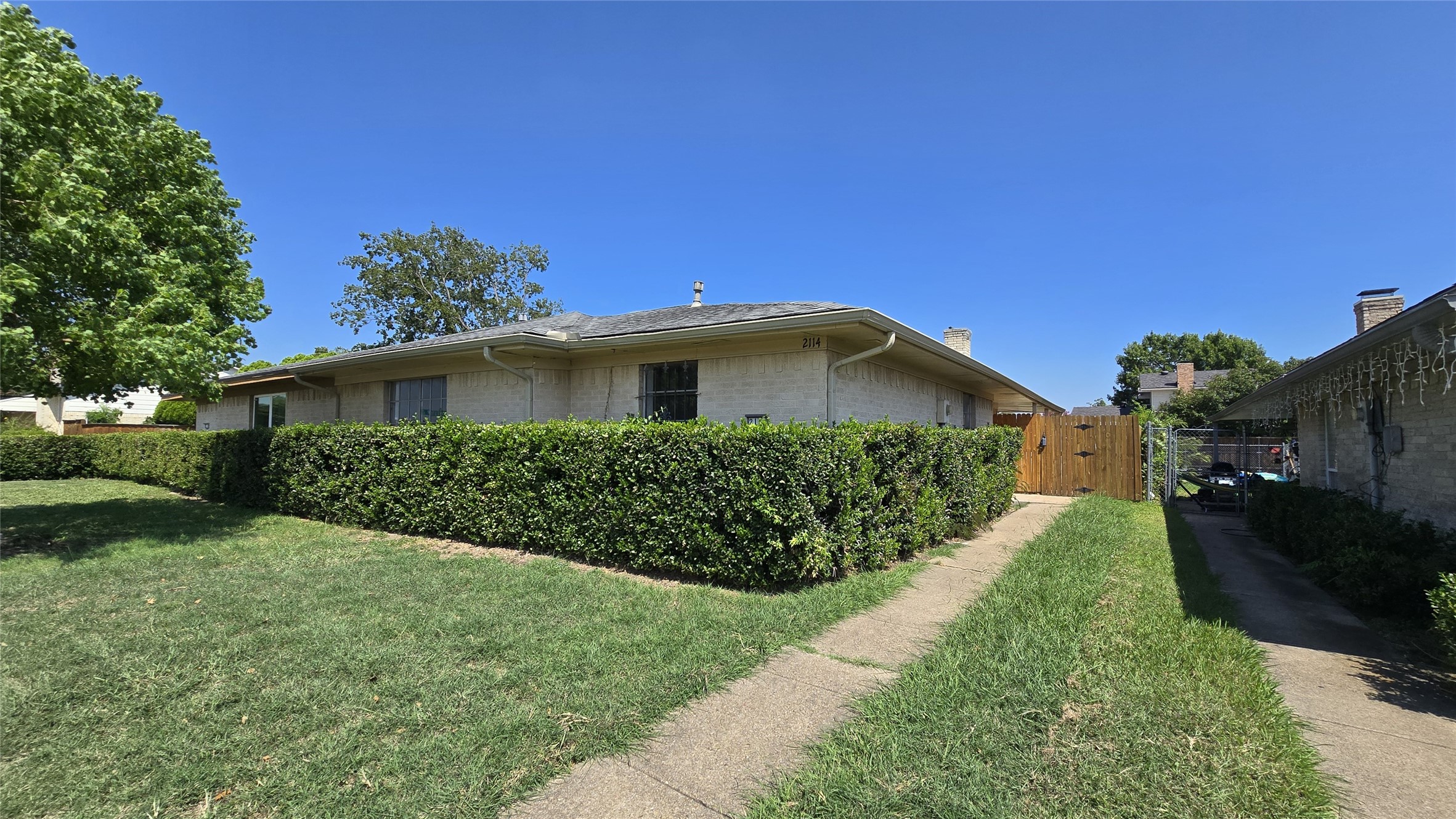 2114 Sam Houston Drive