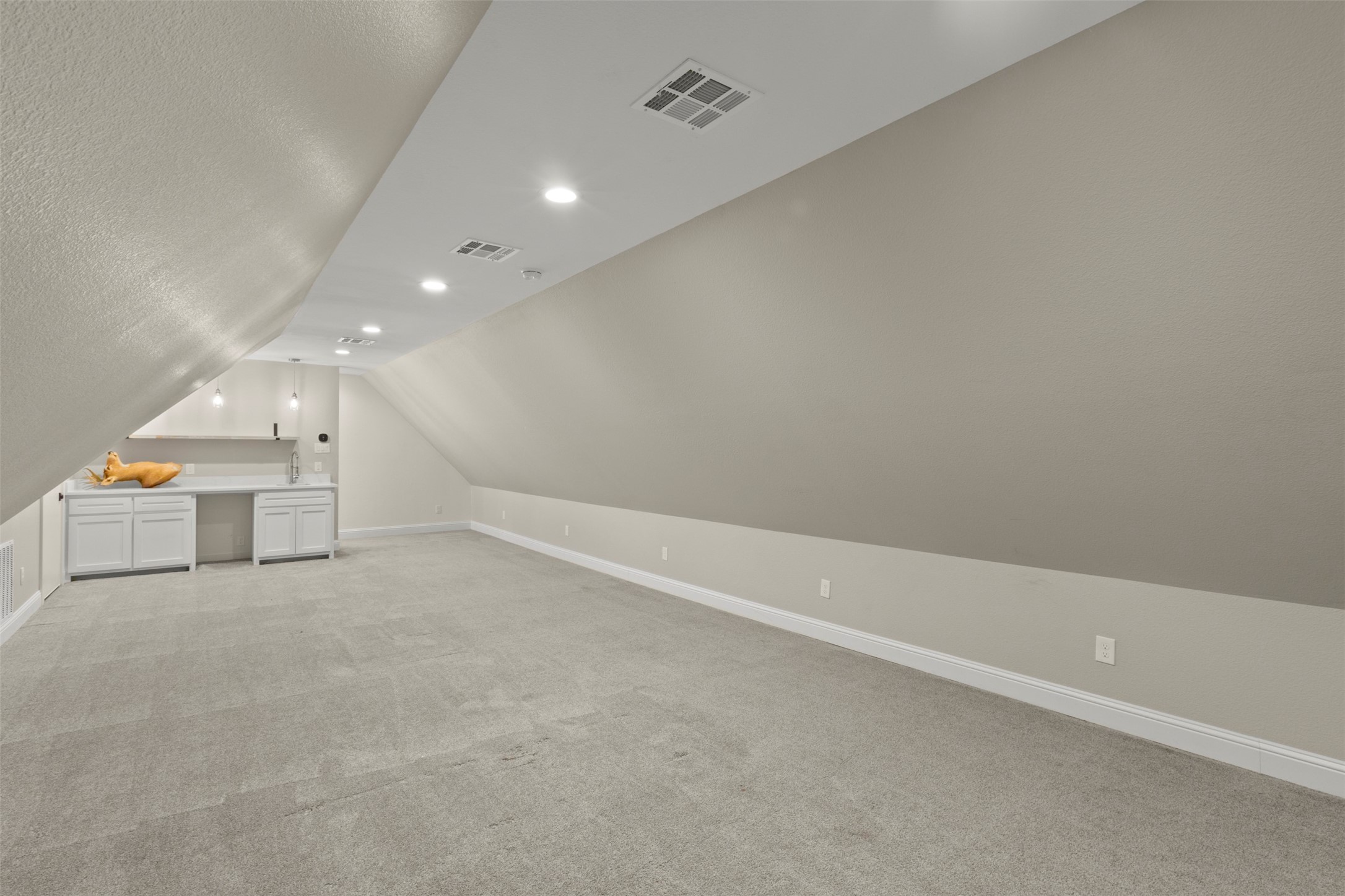 6221 Purple English Oak Court