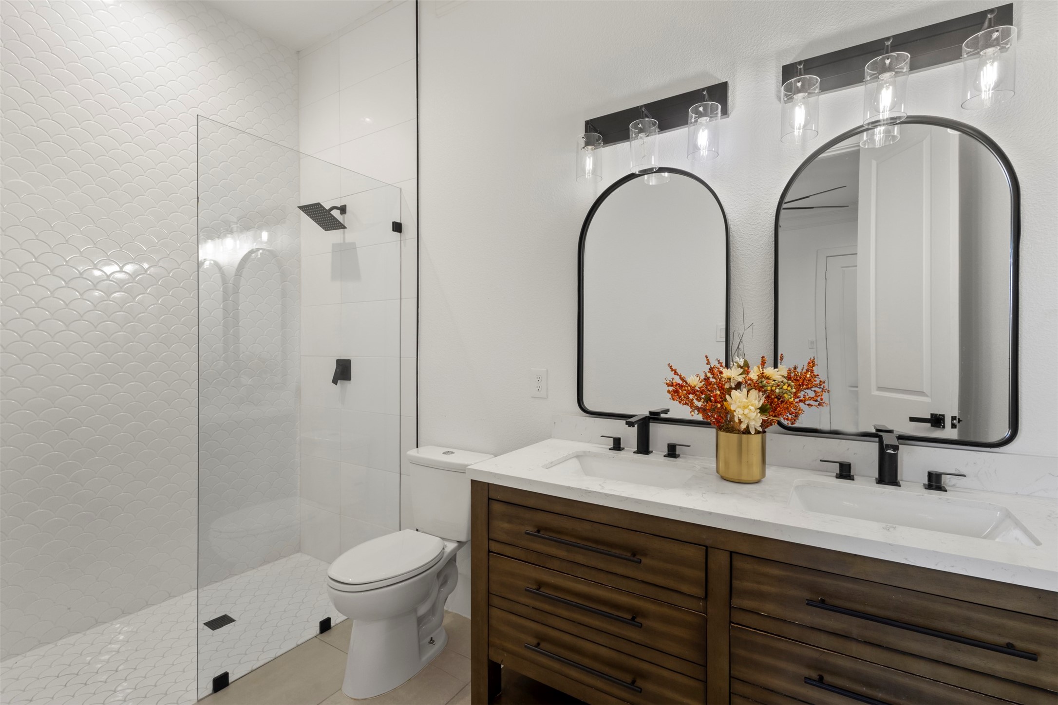 6221 Purple English Oak Court