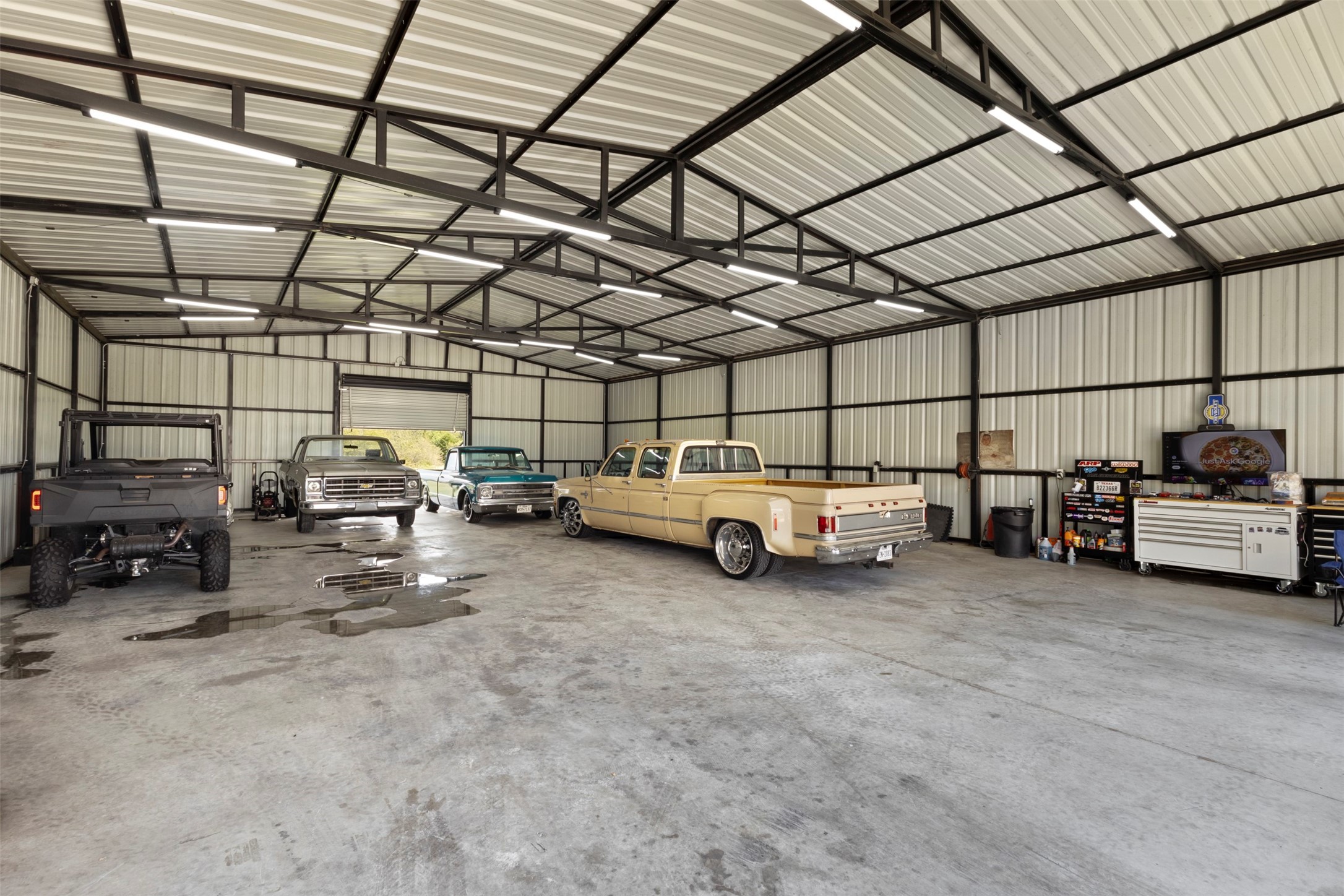 6221 Purple English Oak Court