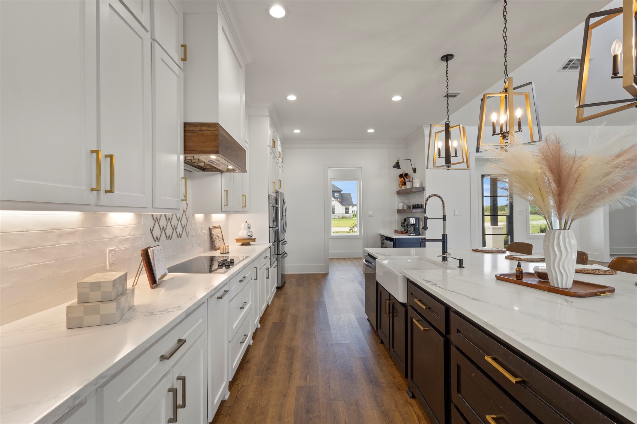 6221 Purple English Oak Court