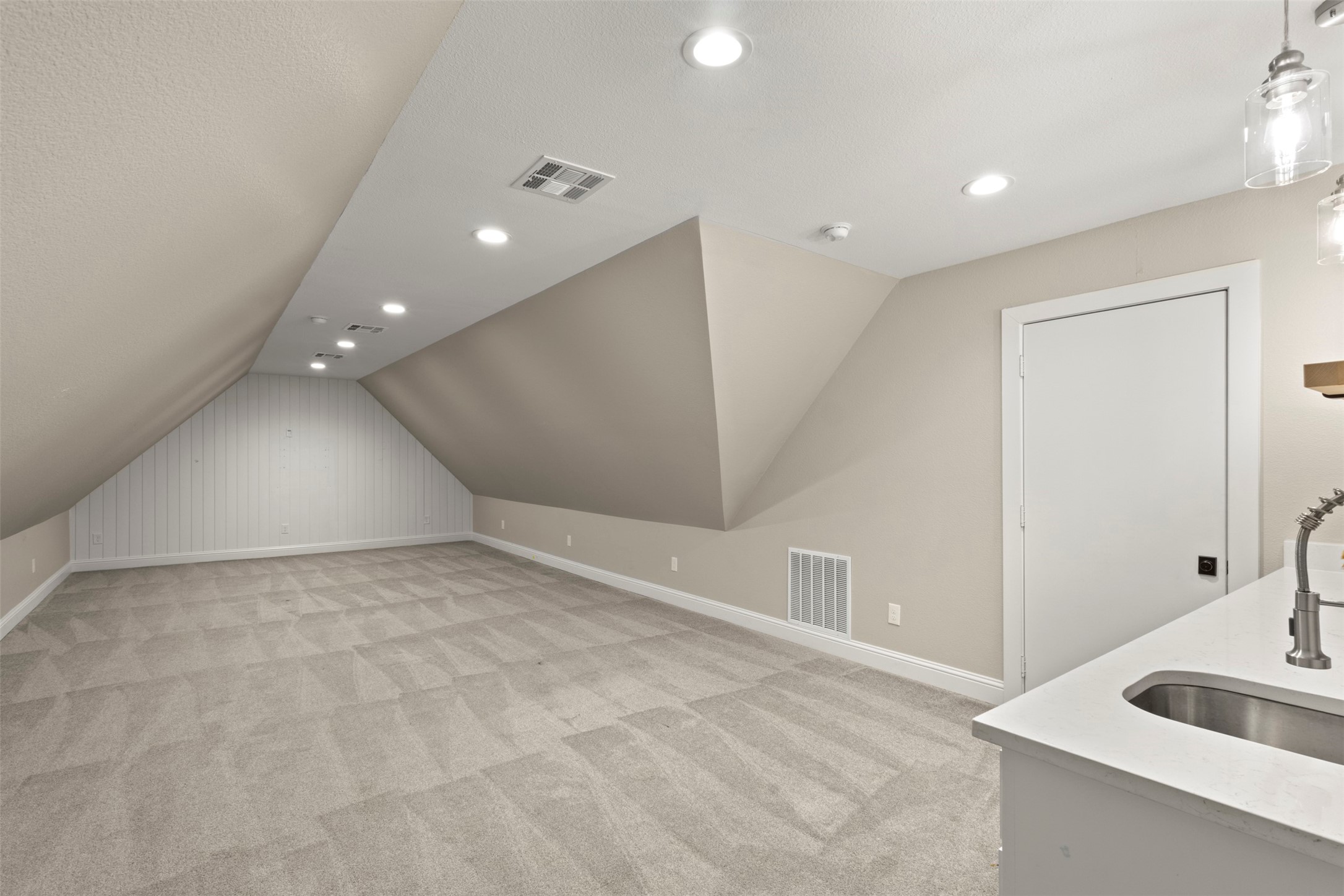 6221 Purple English Oak Court