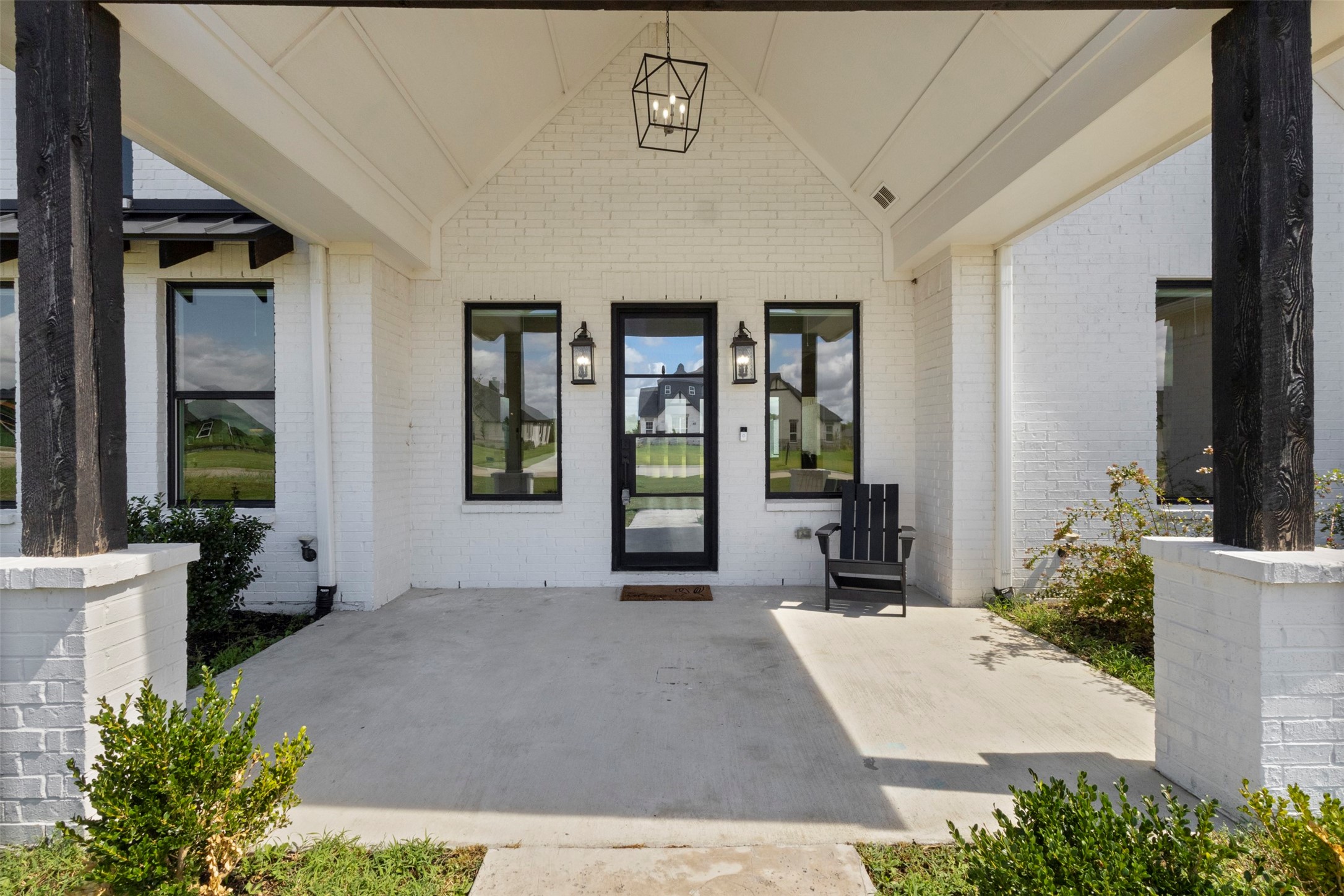 6221 Purple English Oak Court