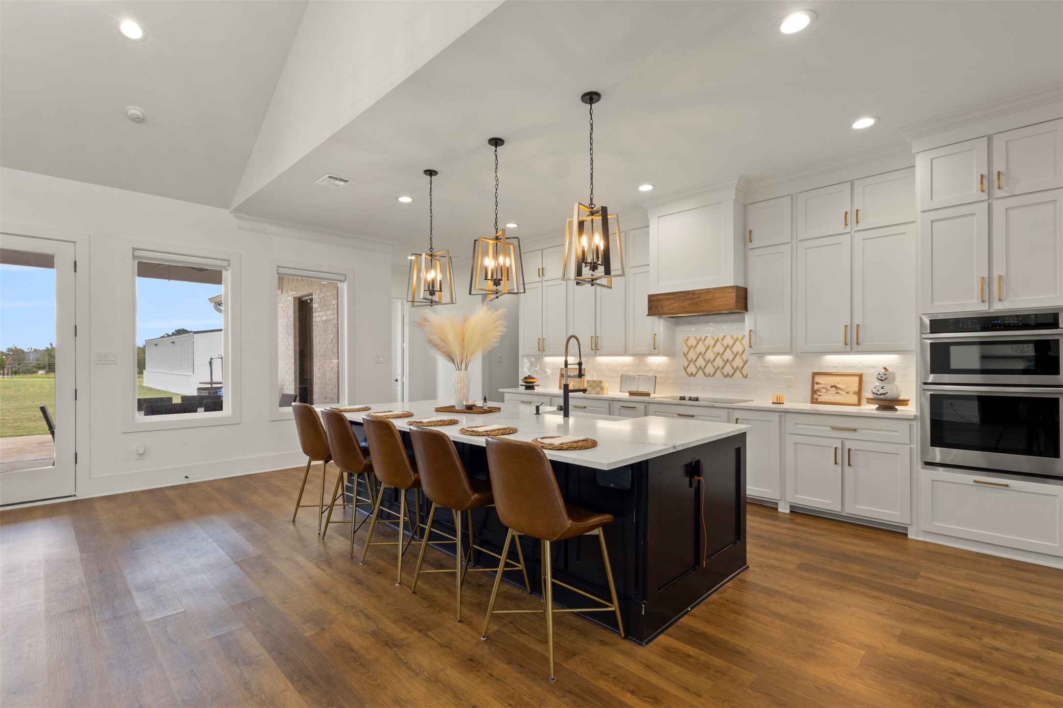 6221 Purple English Oak Court