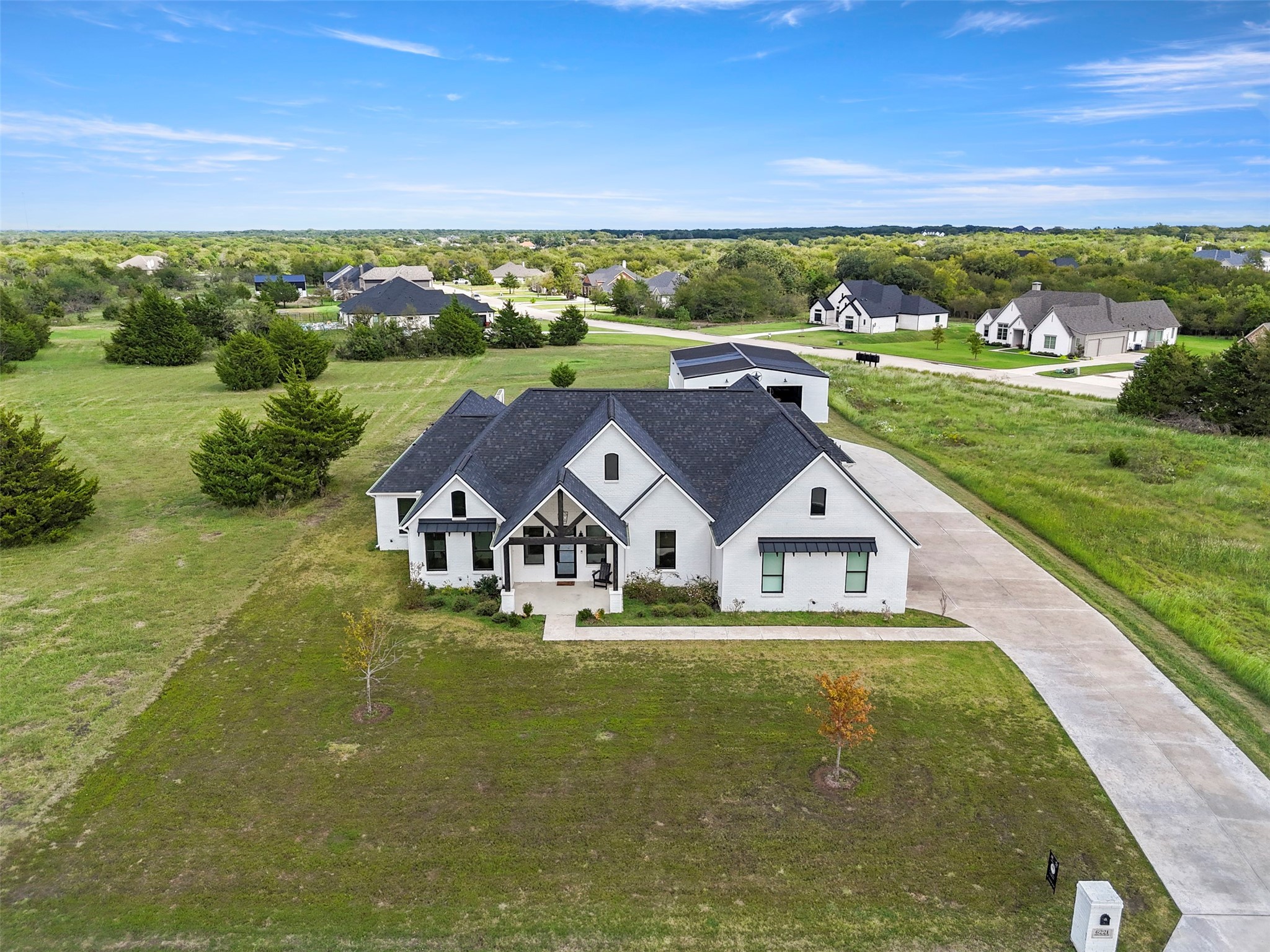 6221 Purple English Oak Court