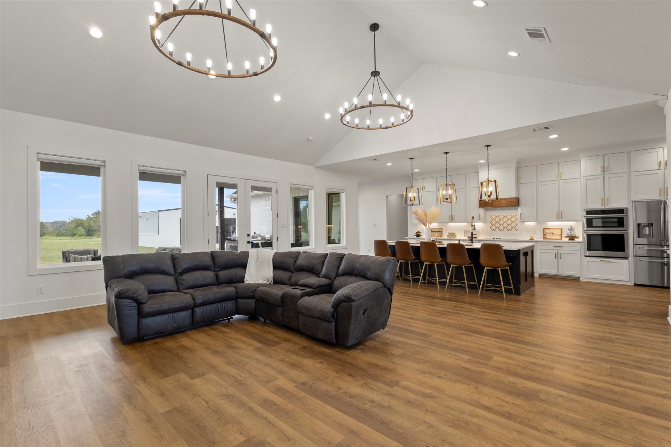 6221 Purple English Oak Court