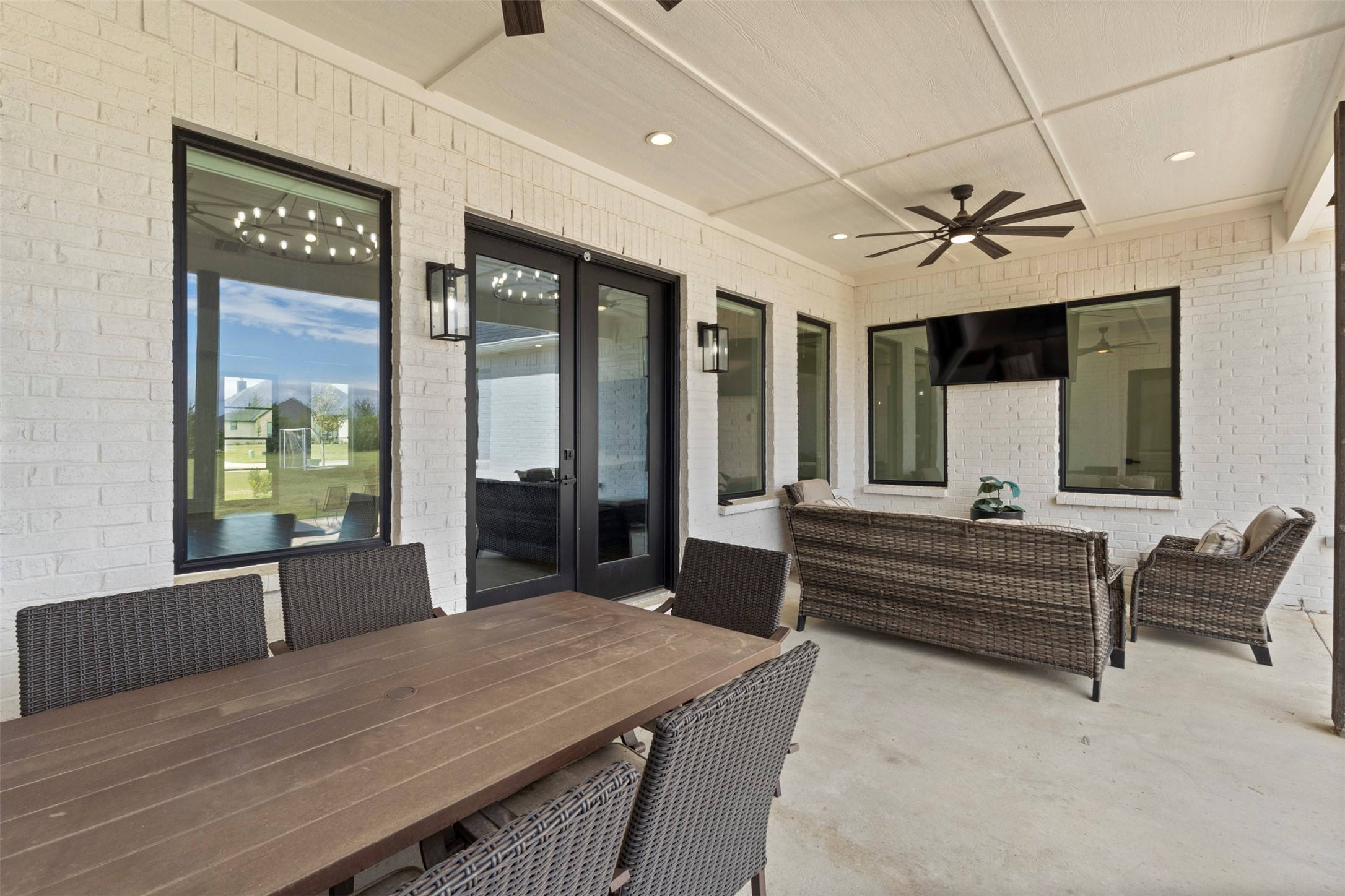 6221 Purple English Oak Court