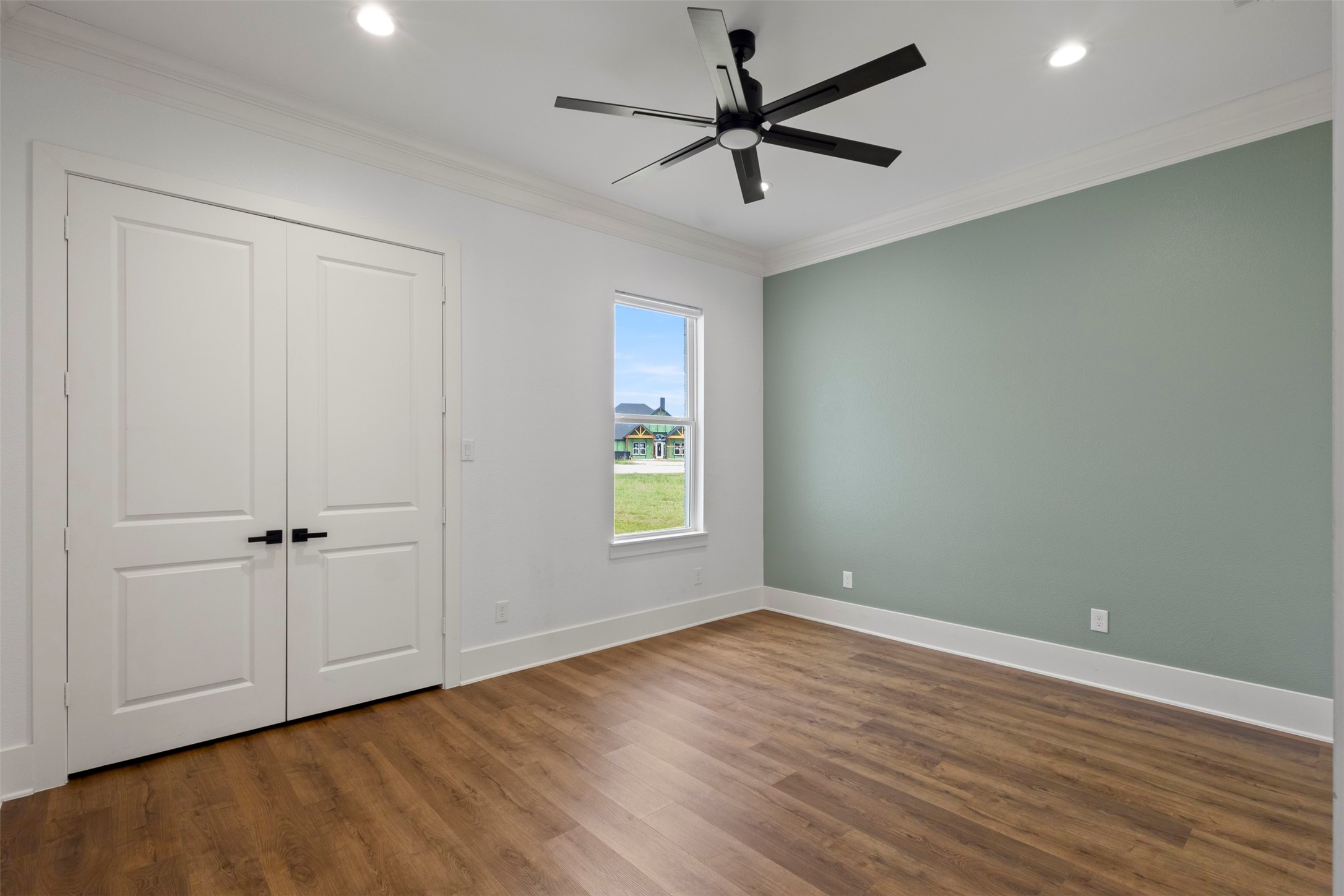 6221 Purple English Oak Court