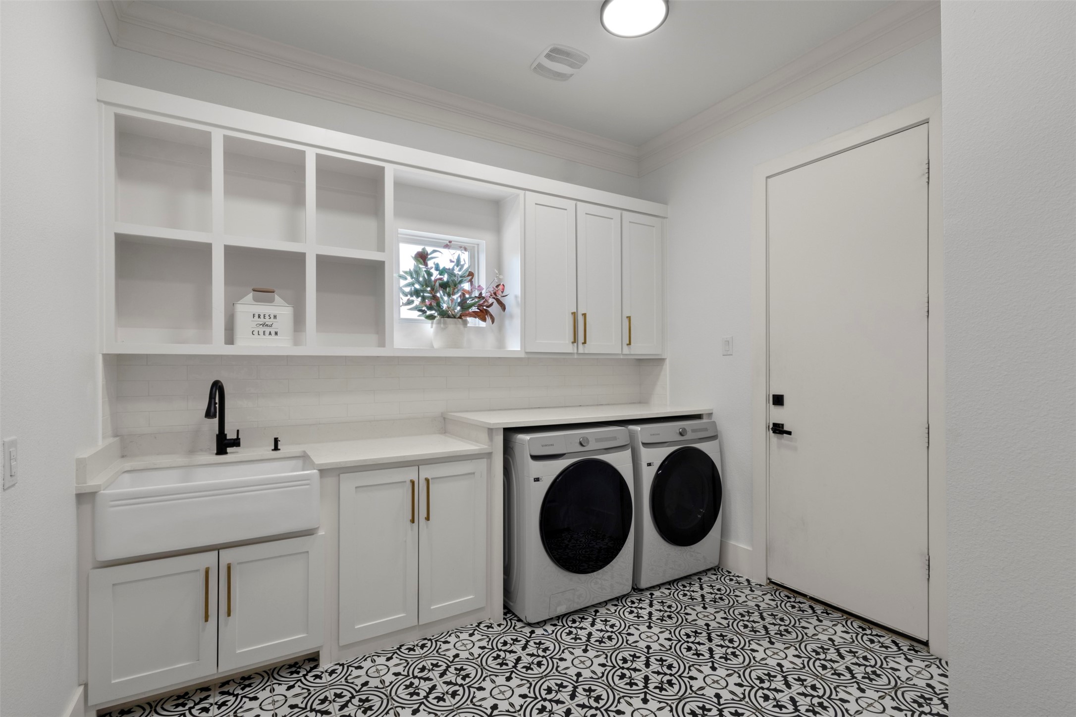 6221 Purple English Oak Court