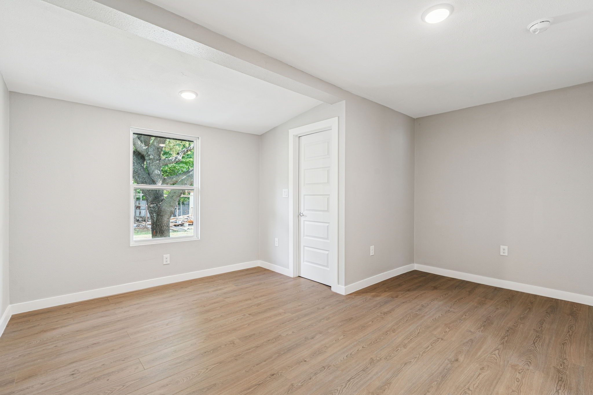 1406 Mentor Avenue