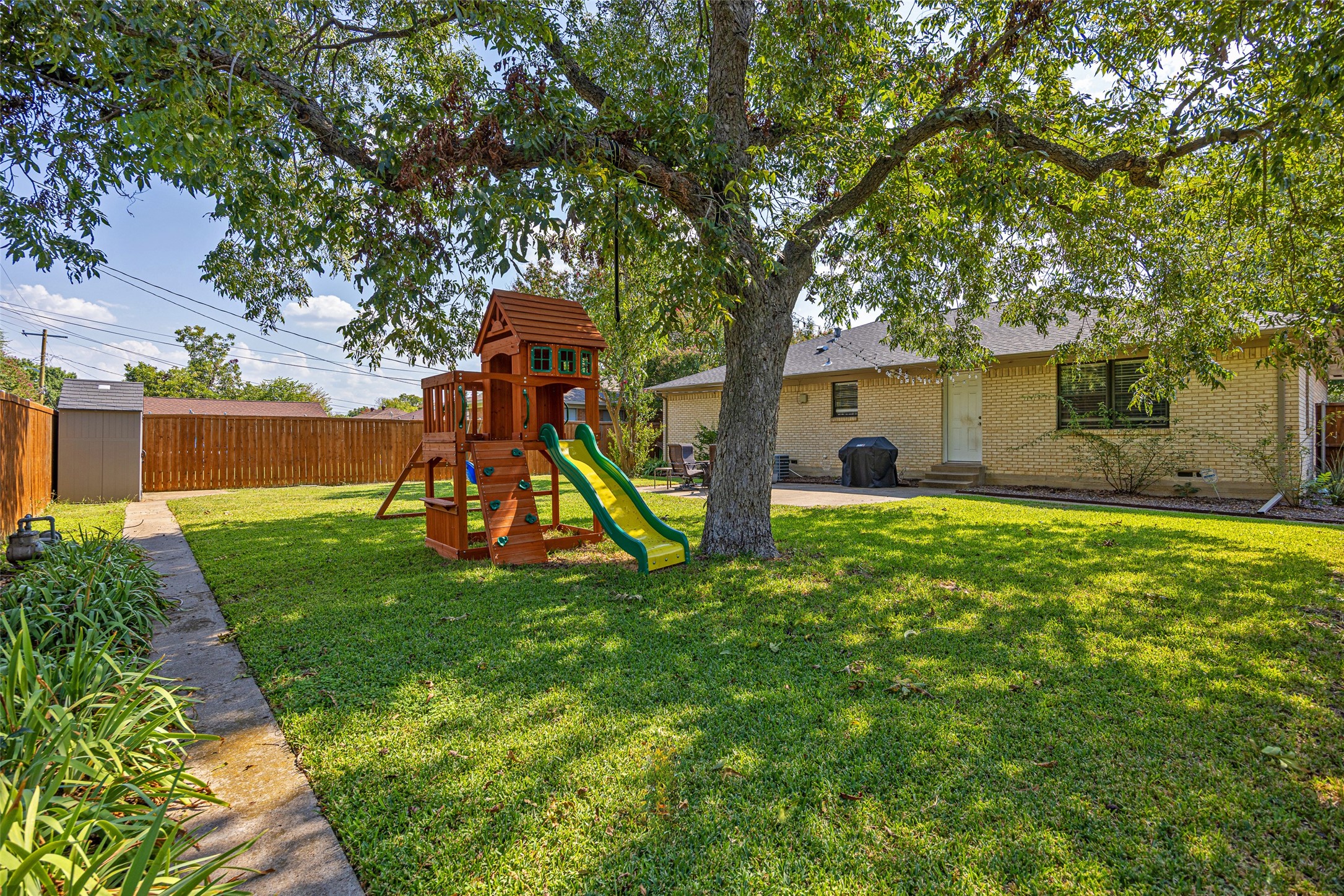 2312 Wildoak Drive