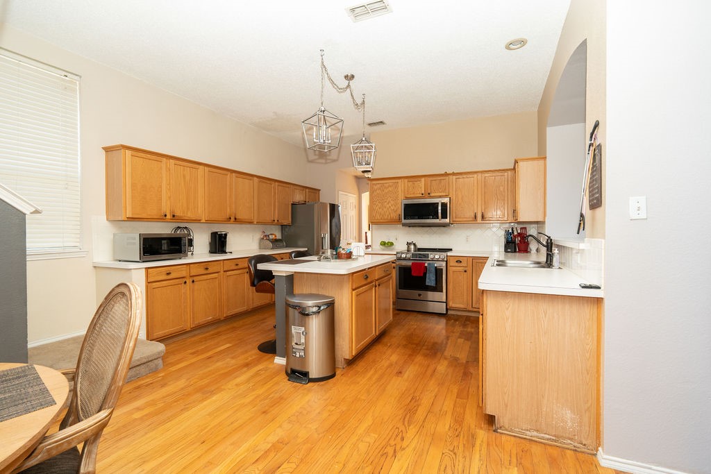 903 Lakefield Drive
