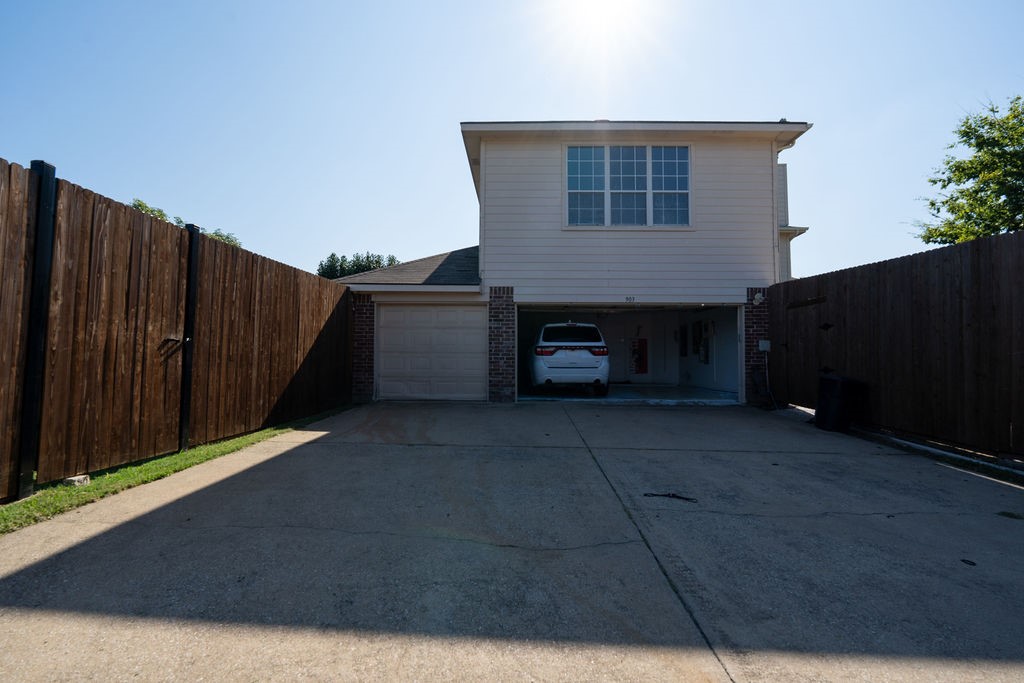 903 Lakefield Drive