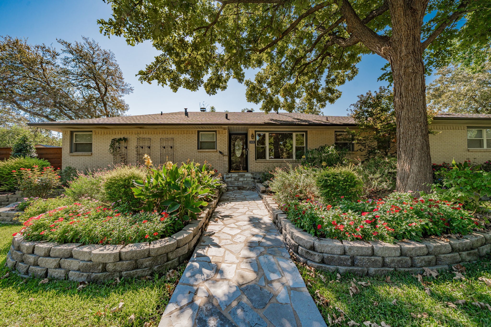 908 Saturn Springs Drive