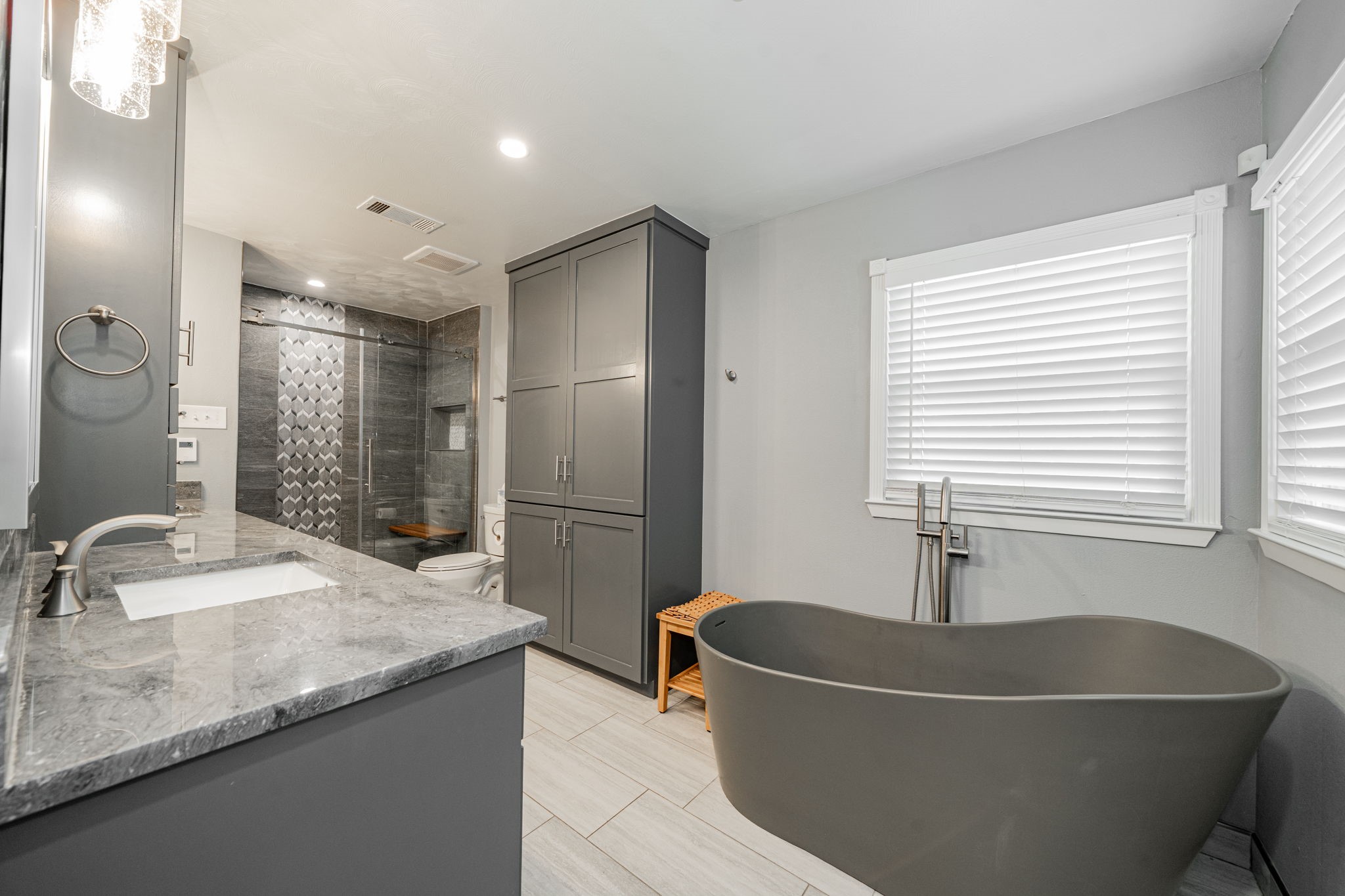 908 Saturn Springs Drive