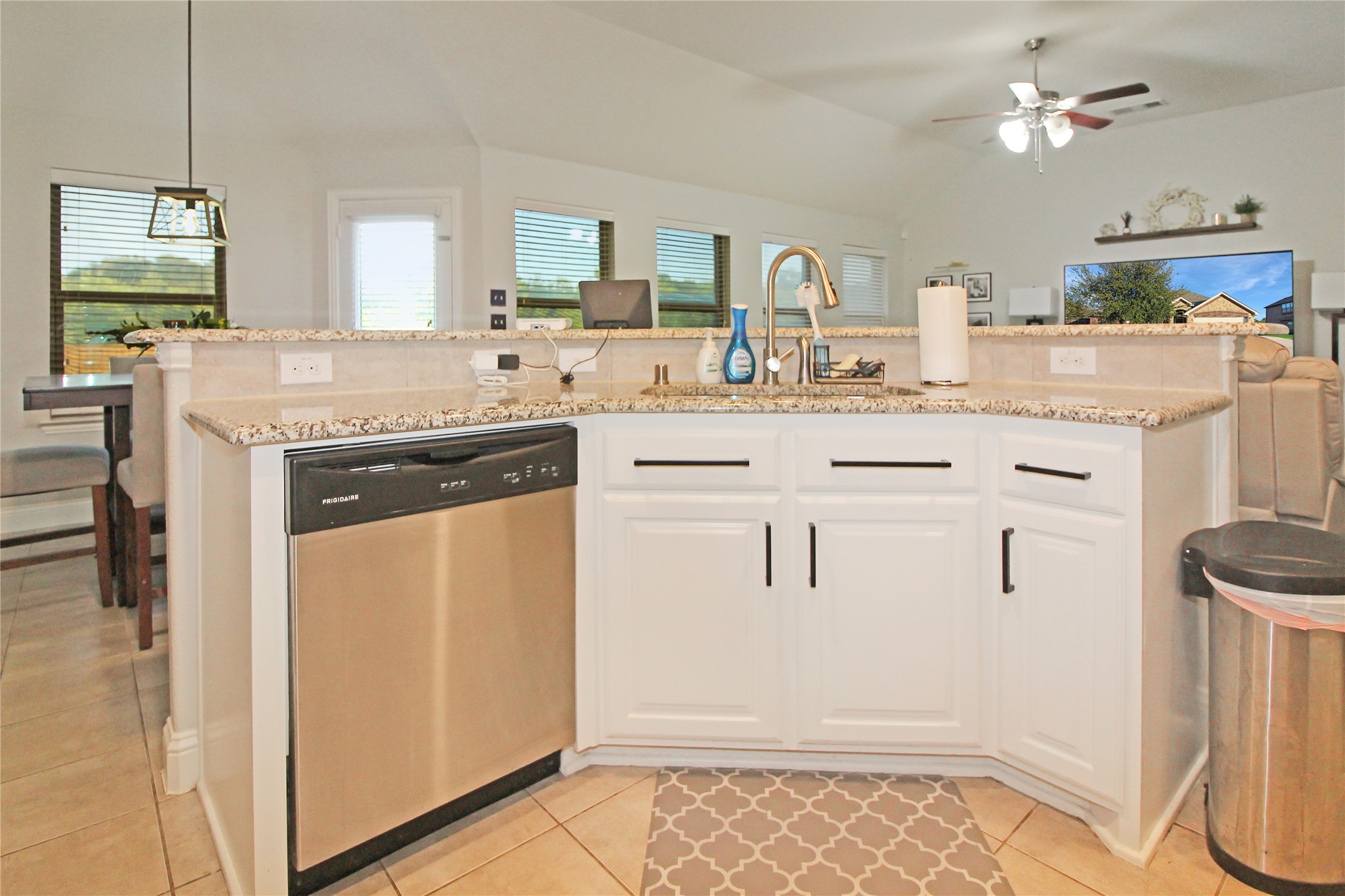 125 Fieldview Drive
