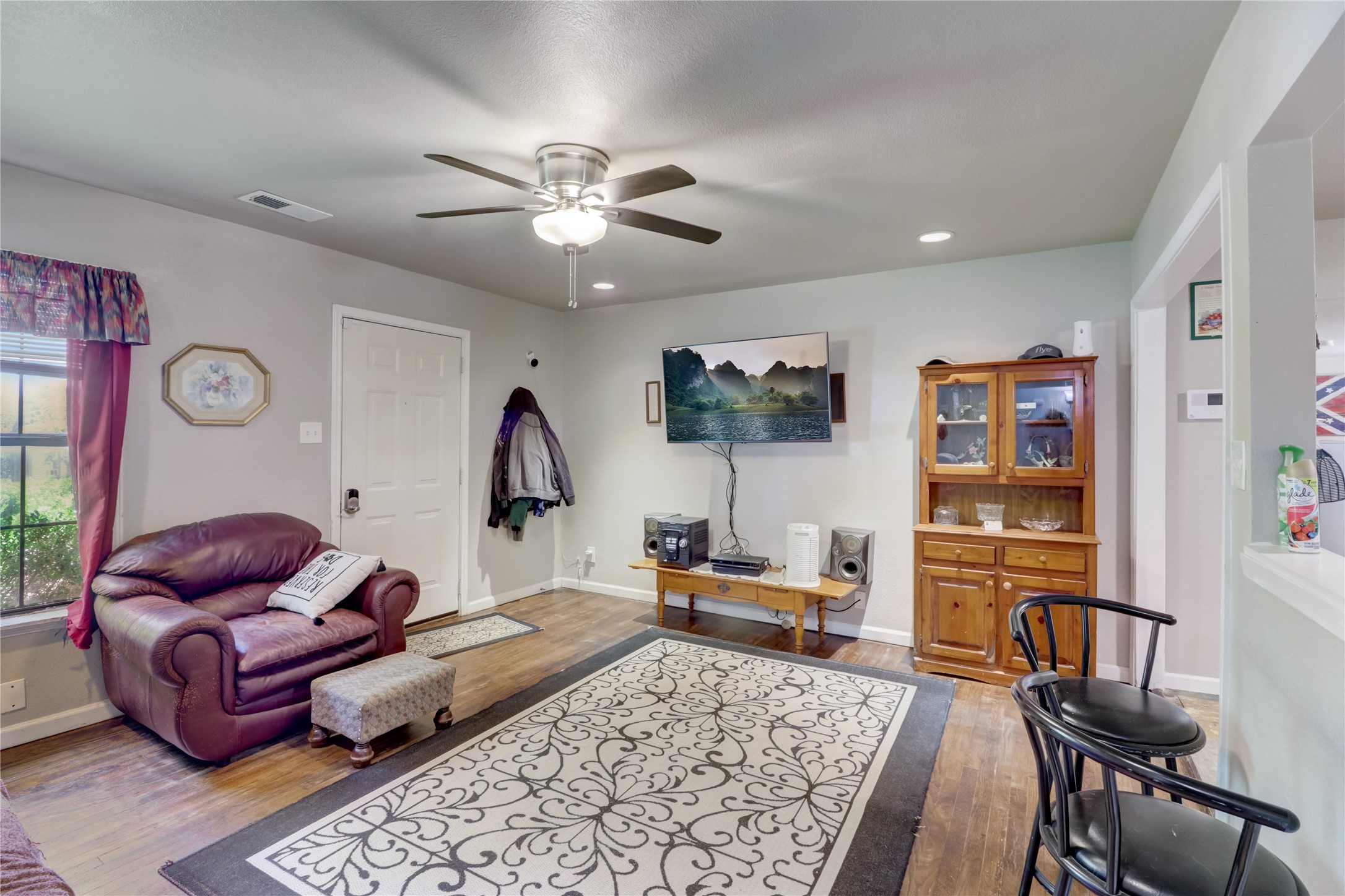 4321 Voncille Street