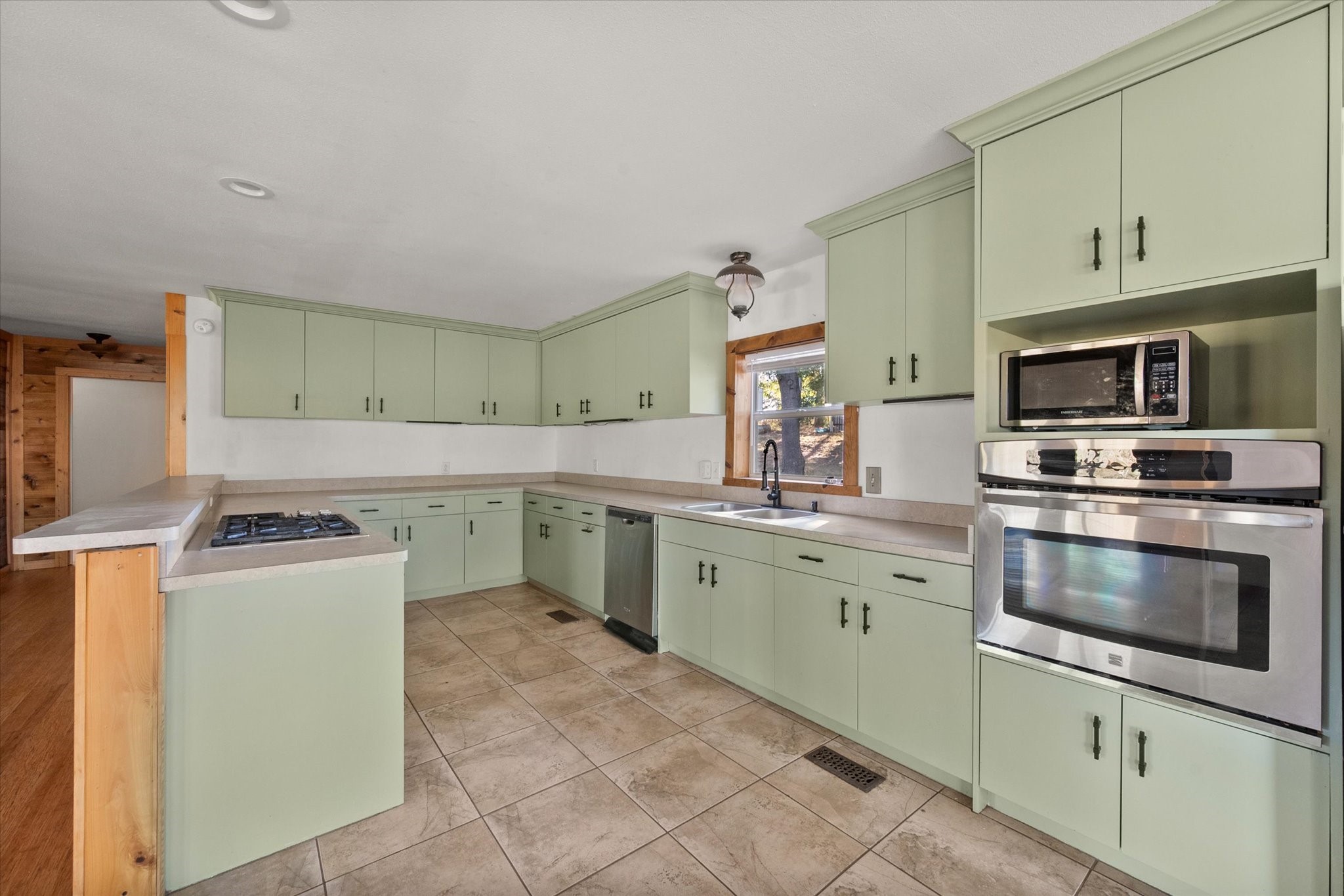 140 Dolly Drive