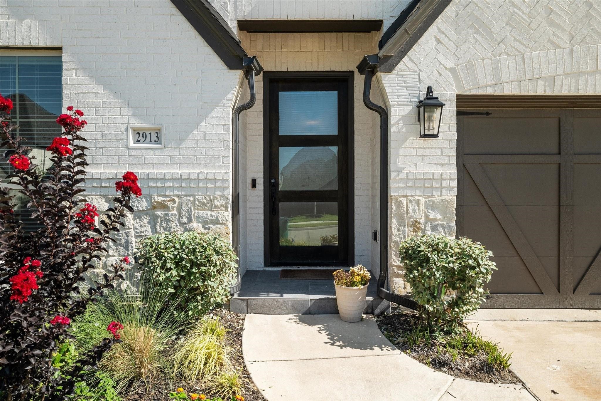 2913 Peartree Lane