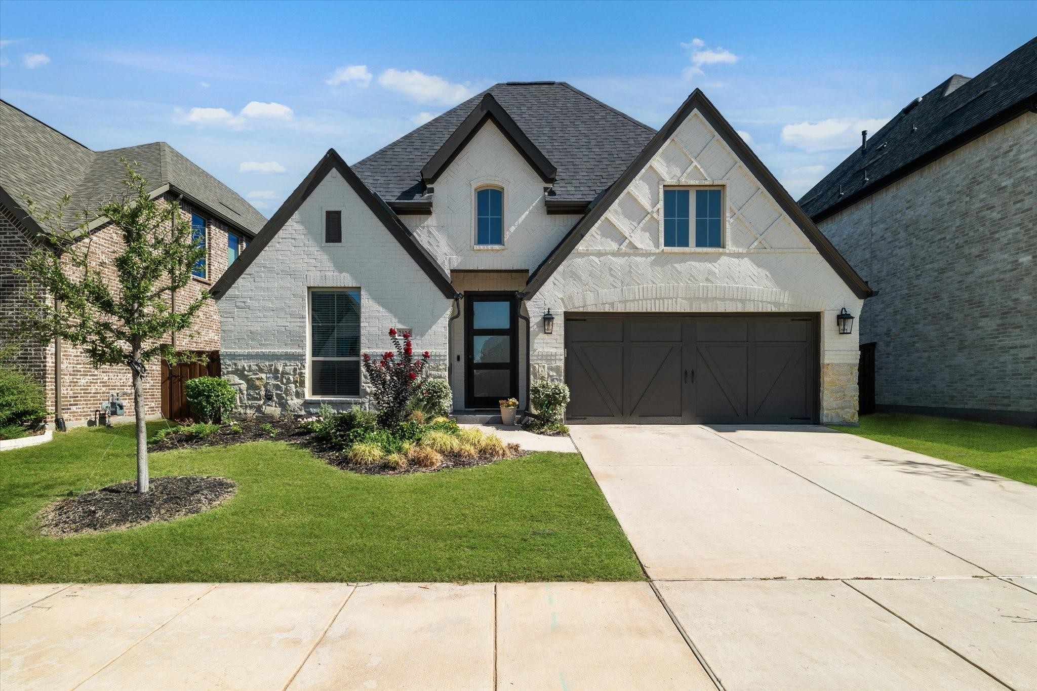 2913 Peartree Lane