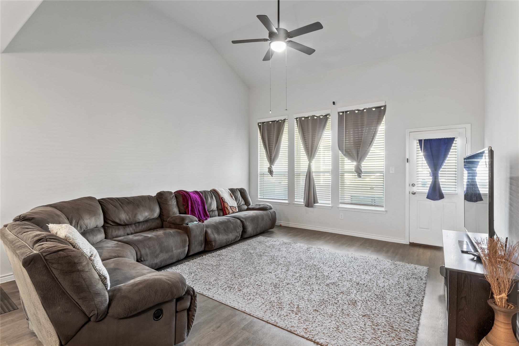 1425 Tall Pine Way