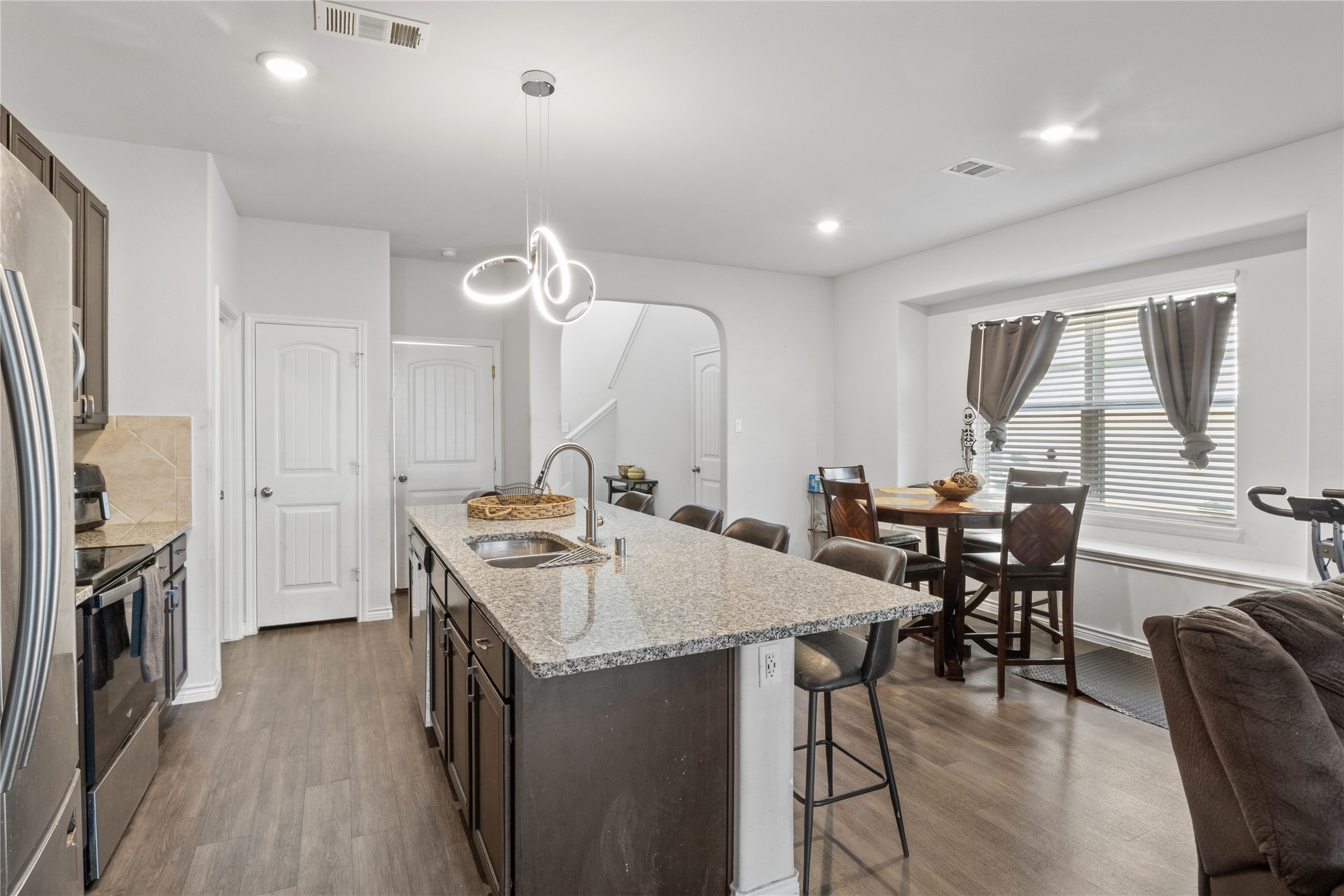 1425 Tall Pine Way