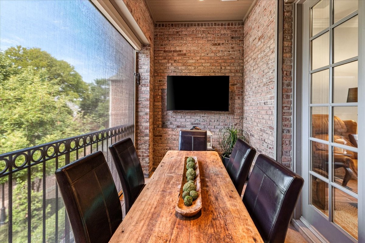 4907 Westbriar Drive