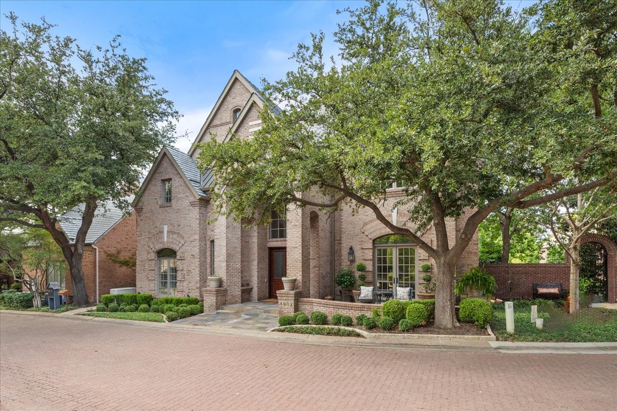 4907 Westbriar Drive