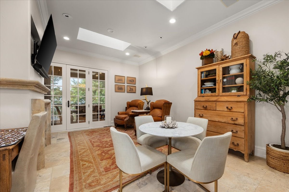 4907 Westbriar Drive