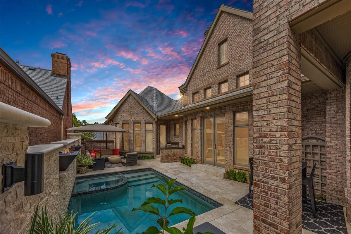 4907 Westbriar Drive