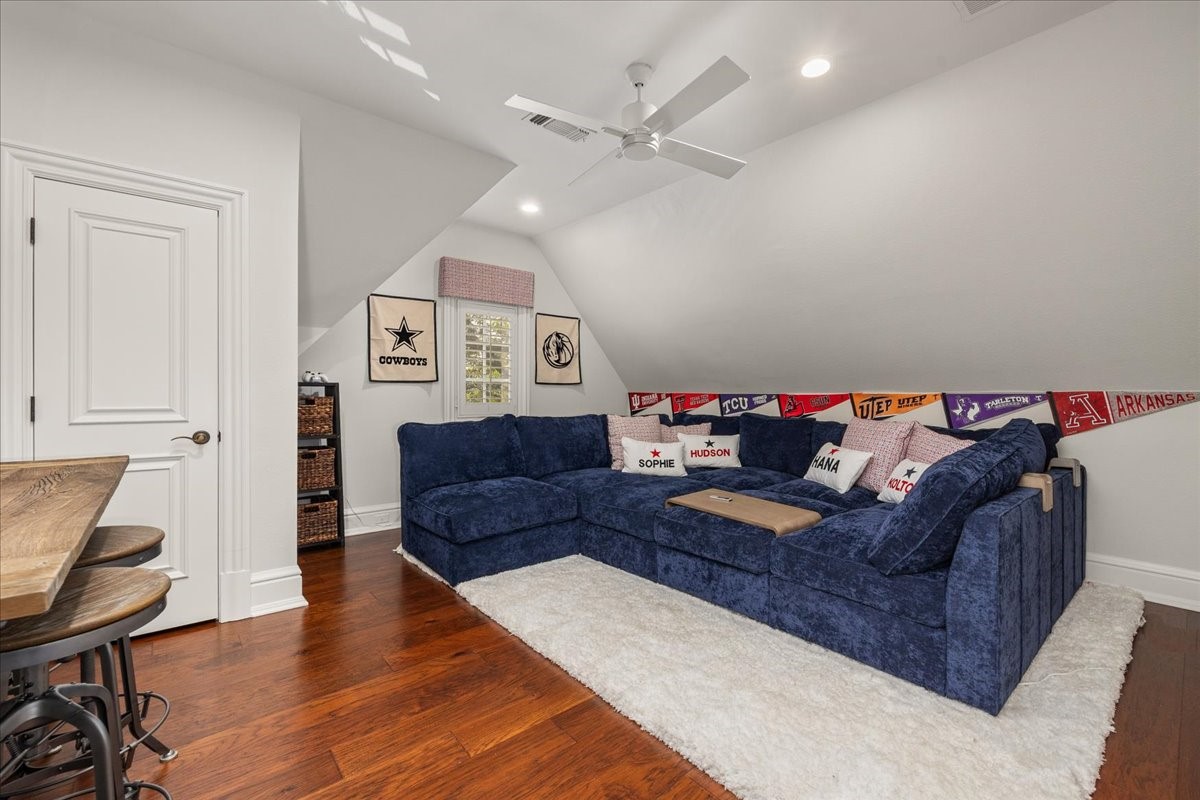 4907 Westbriar Drive