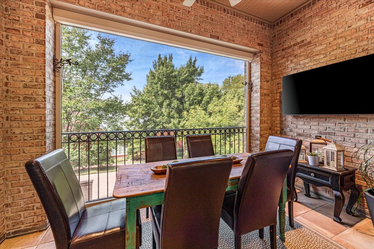 4907 Westbriar Drive
