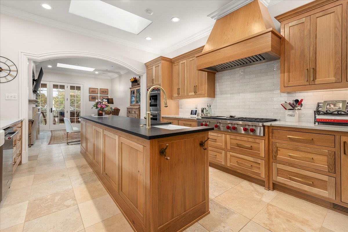 4907 Westbriar Drive