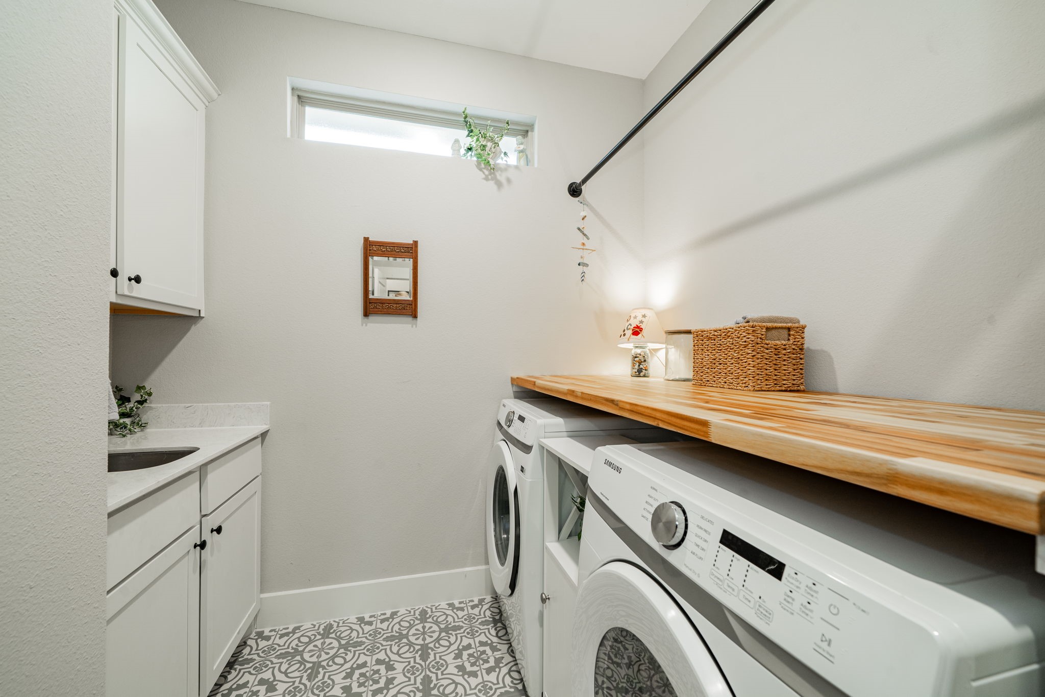 1502 Encanto Trail