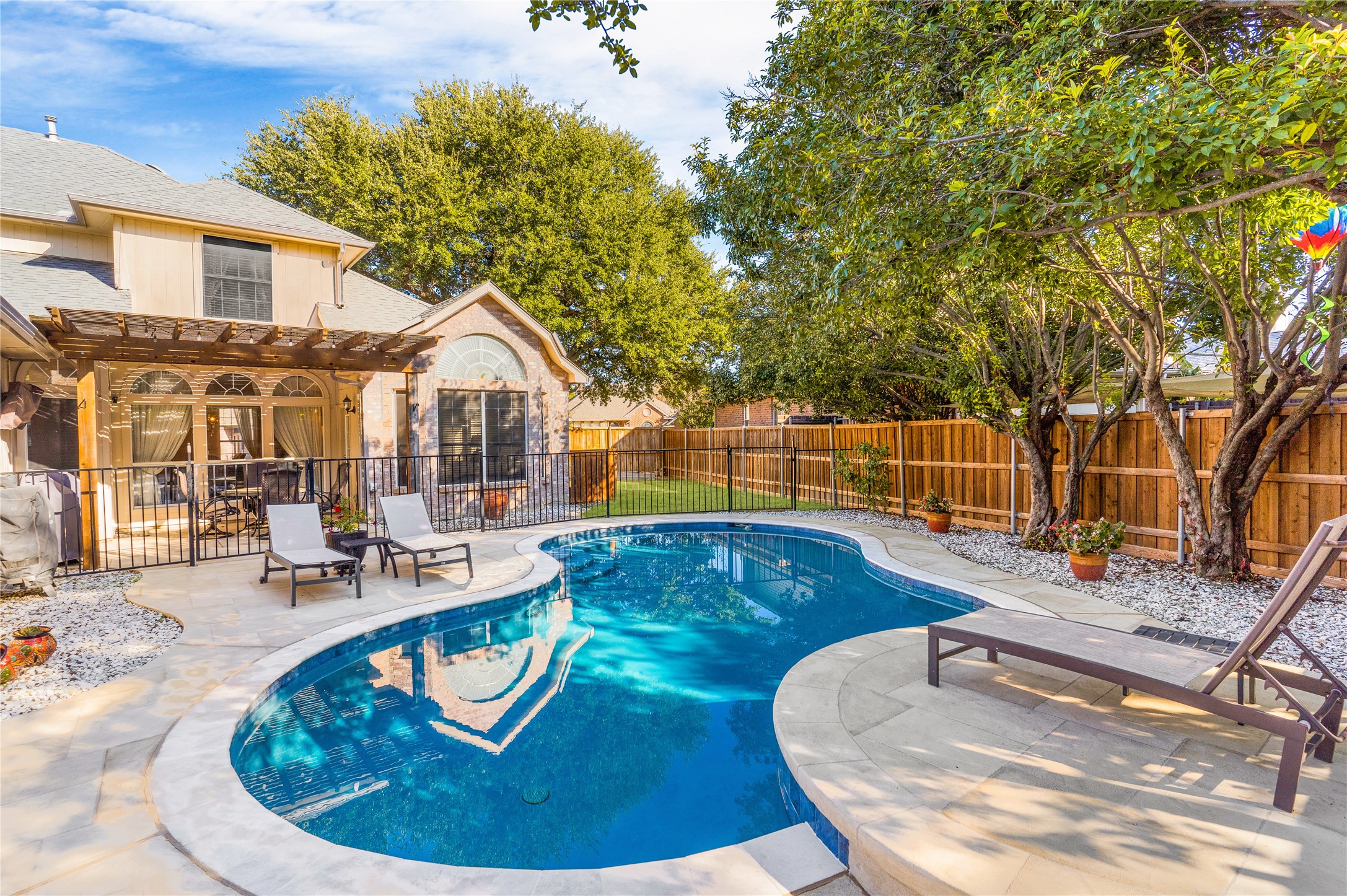 2707 Rochelle Drive