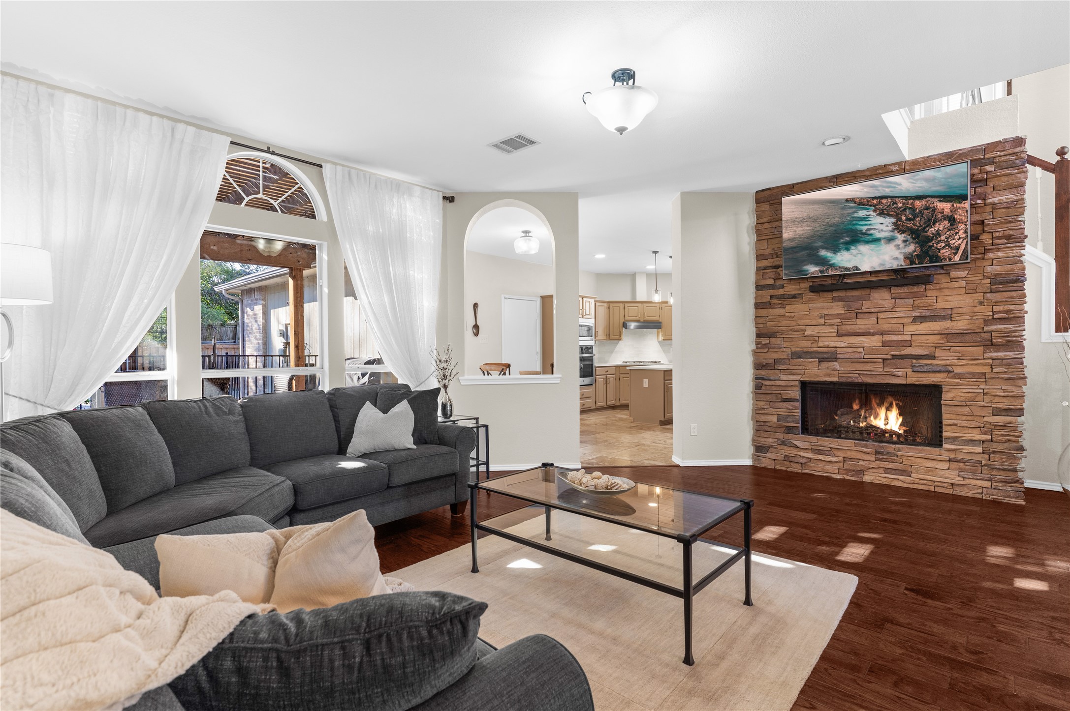 2707 Rochelle Drive