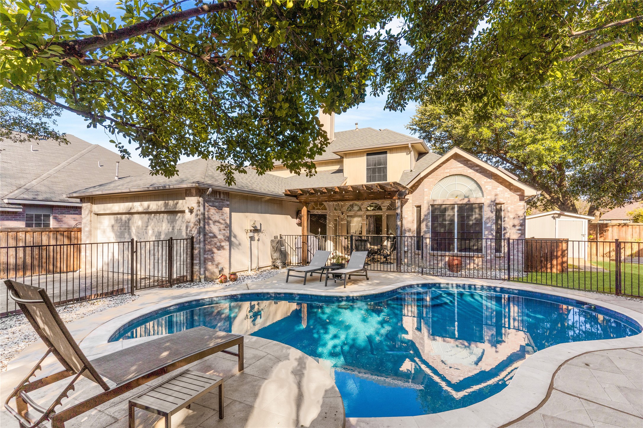 2707 Rochelle Drive