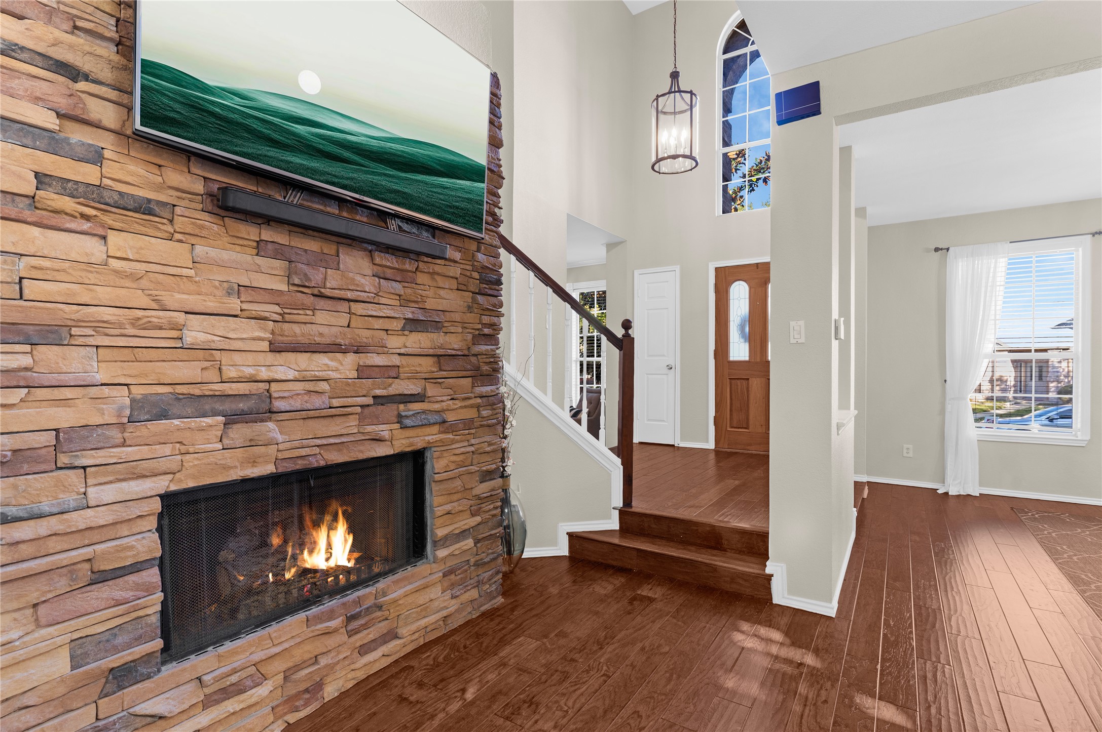2707 Rochelle Drive