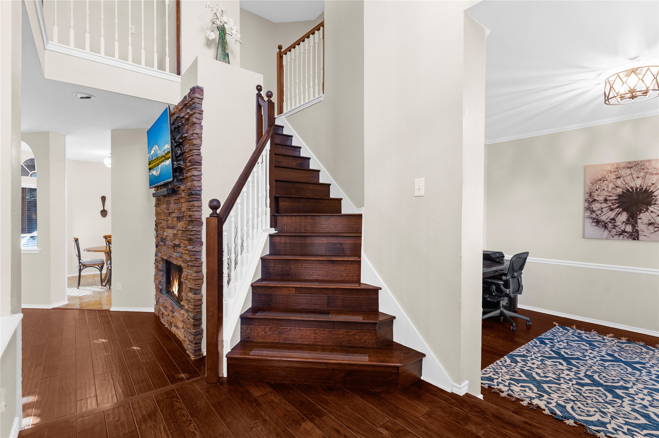 2707 Rochelle Drive