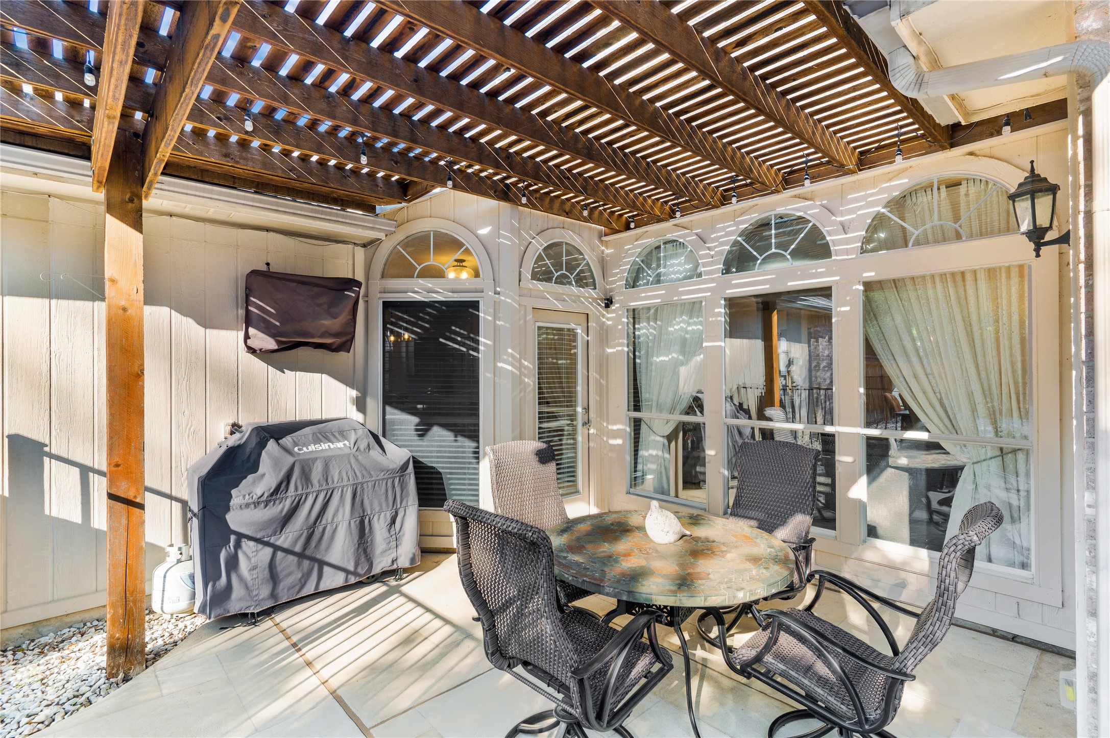 2707 Rochelle Drive