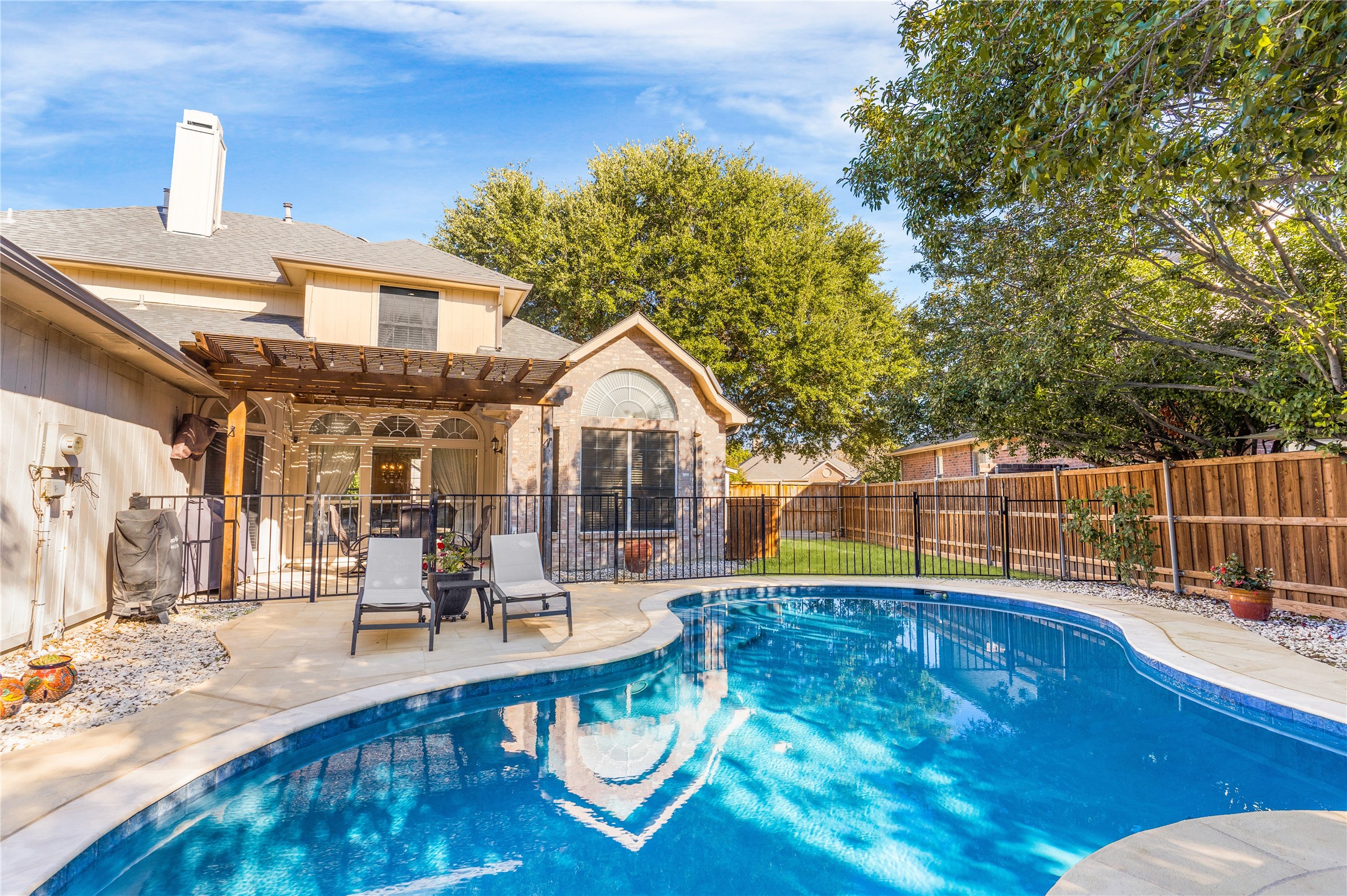 2707 Rochelle Drive