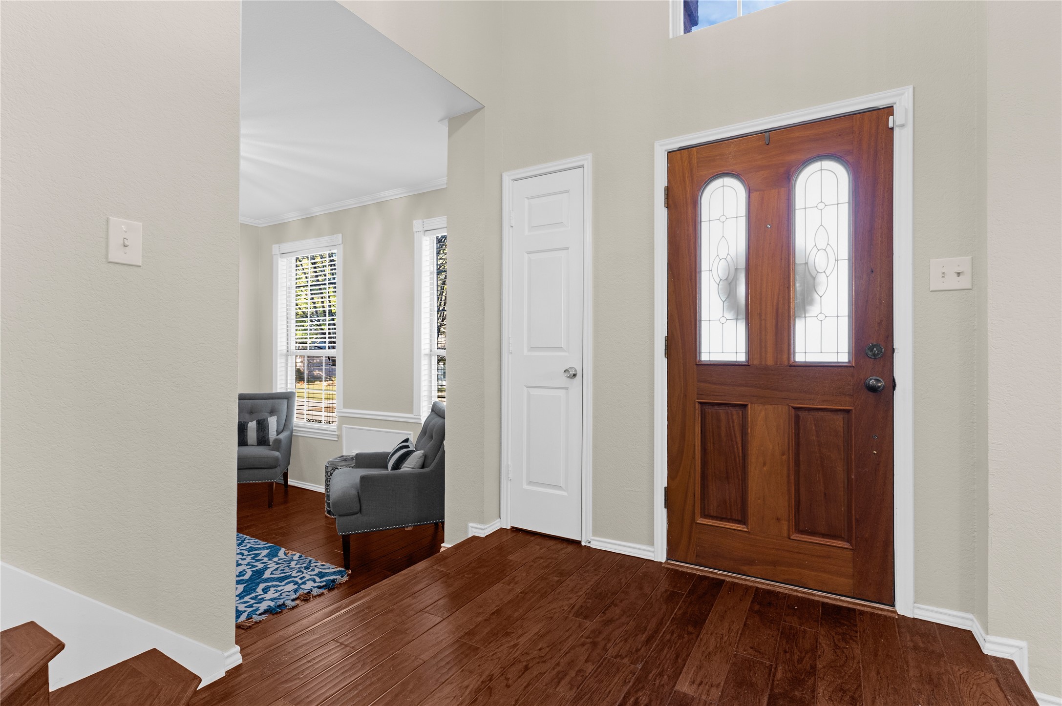 2707 Rochelle Drive
