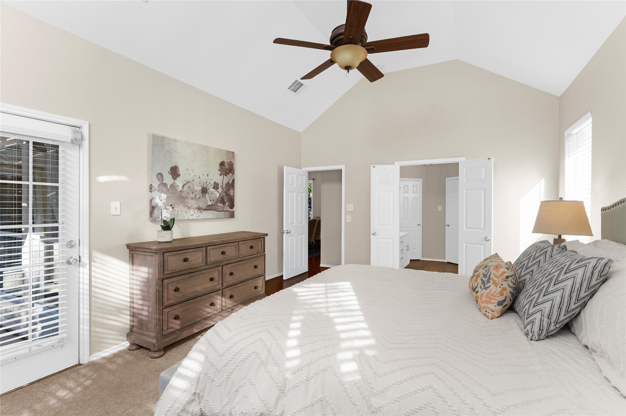 2707 Rochelle Drive