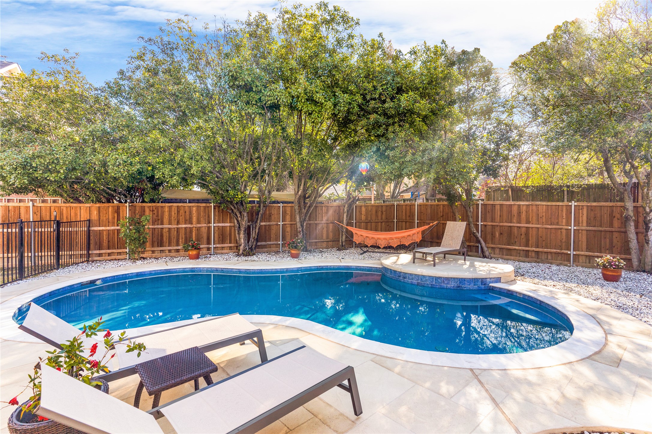 2707 Rochelle Drive