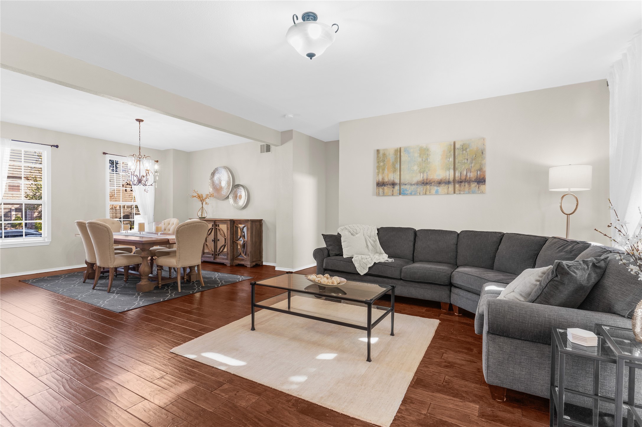 2707 Rochelle Drive