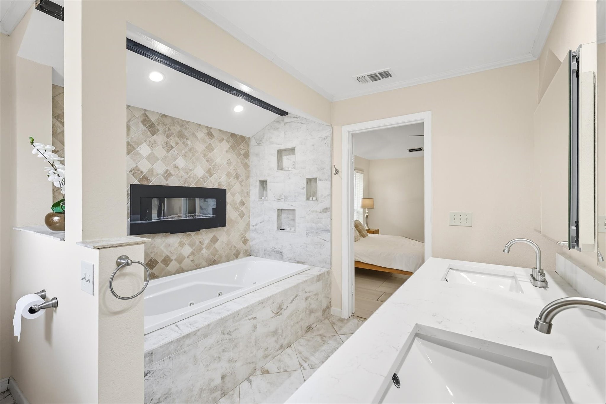 2901 Crow Valley Trail